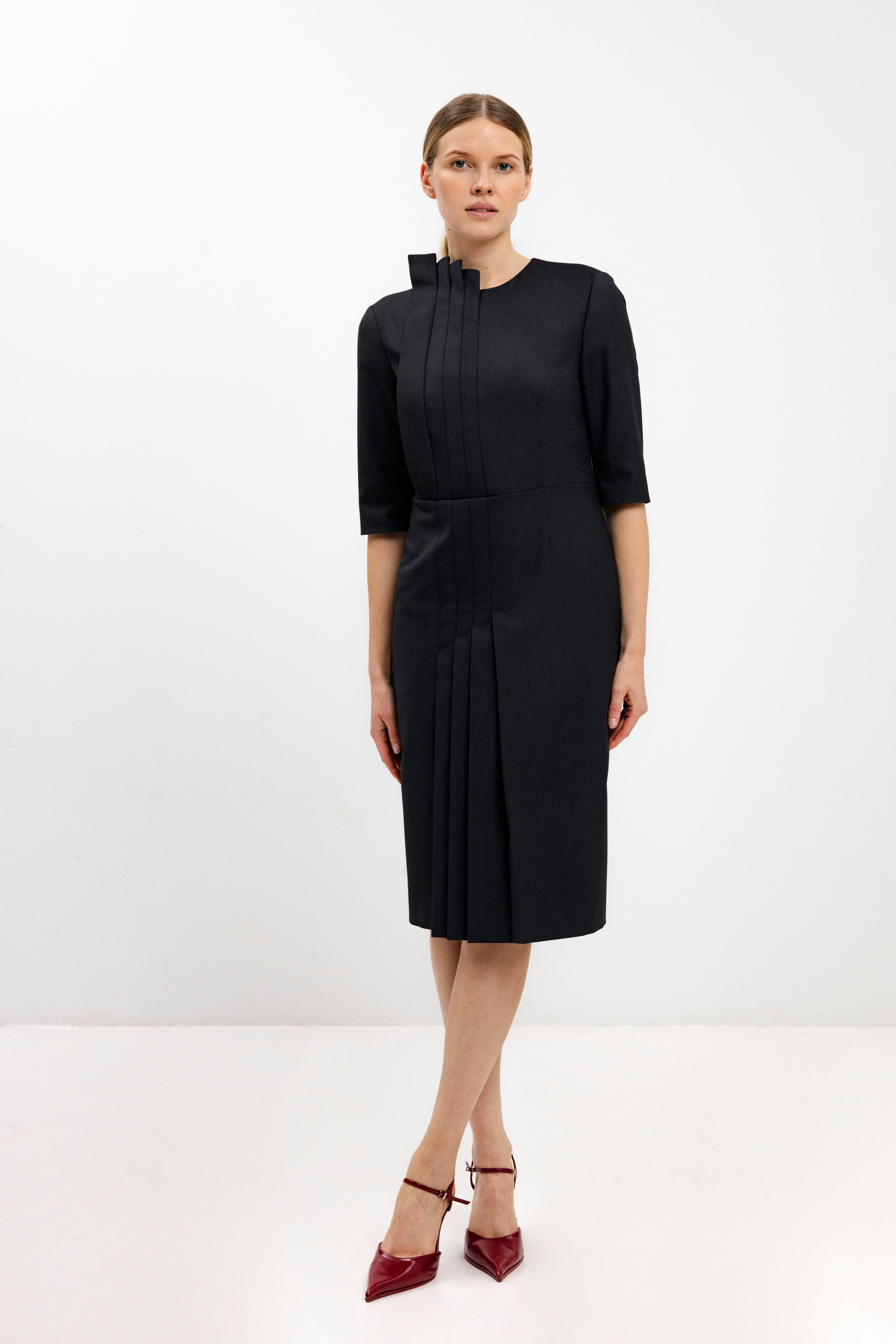 BLACK NAVY PLEATED DETAIL DRESS