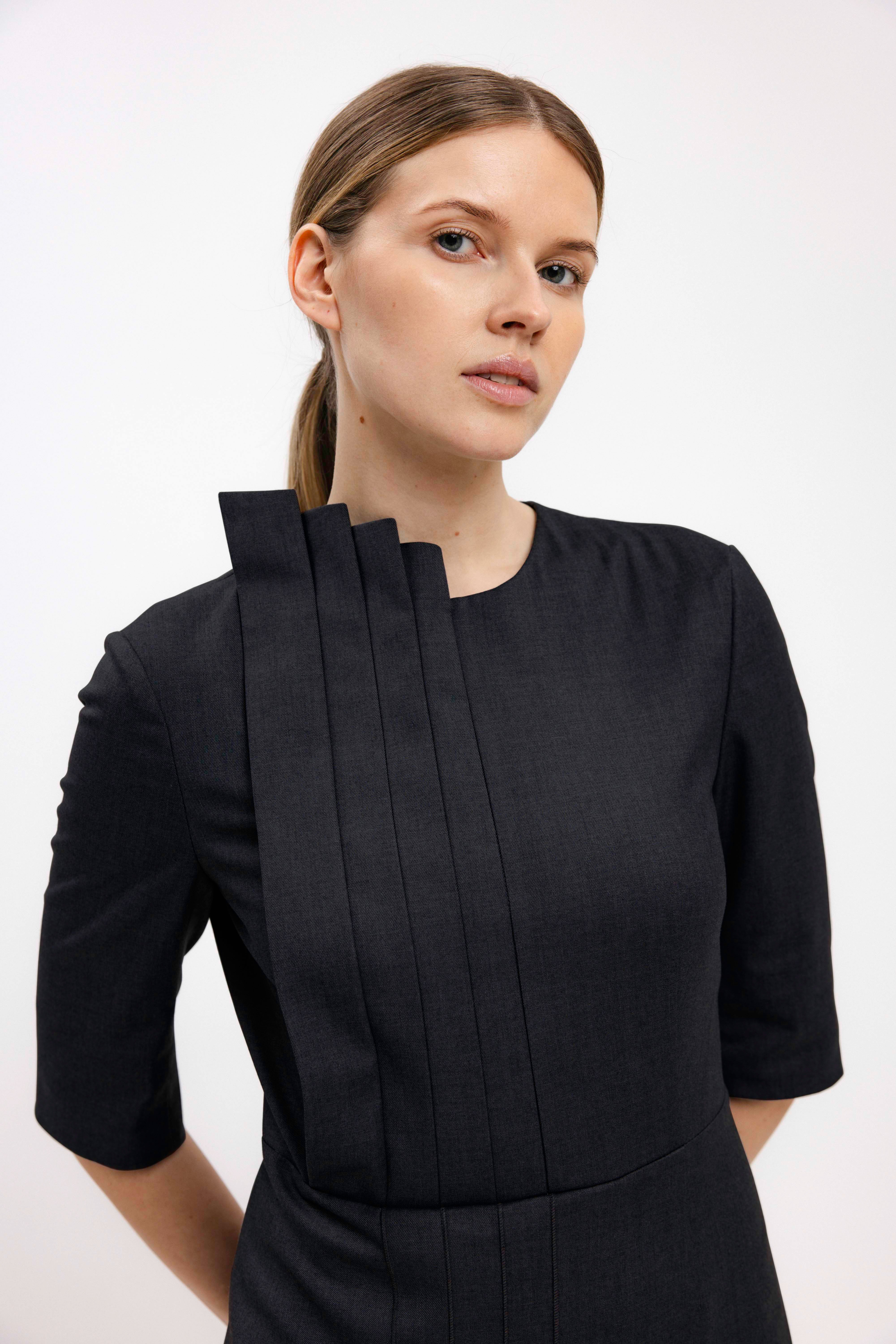 BLACK NAVY PLEATED DETAIL DRESS