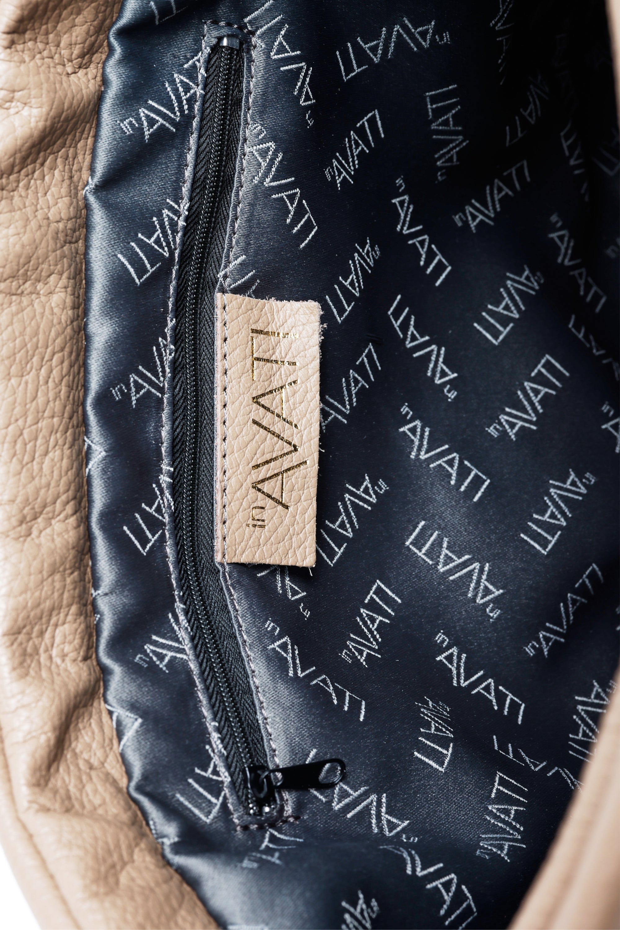 WOMEN'S HANDBAG WITH MAGNETIC CLOSURE BEIGE