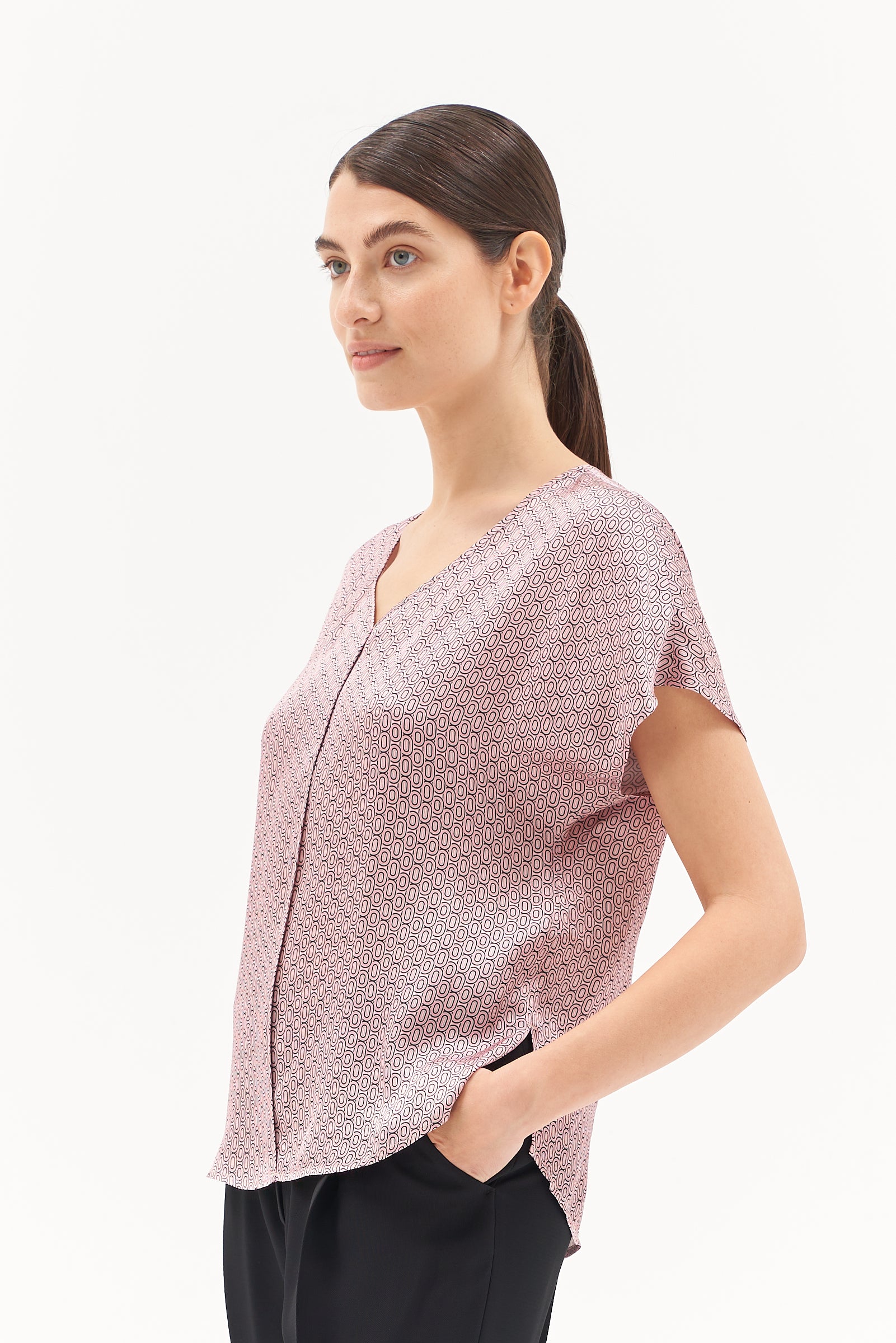 SHORT SLEEVE BLOUSE IN ROSE PINK