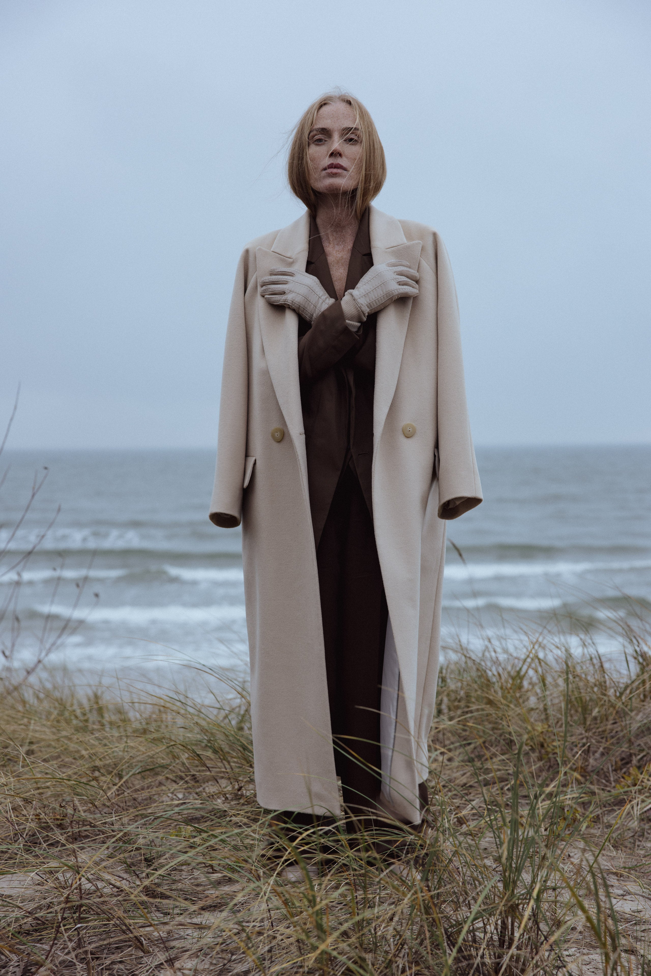 LONG DOUBLE-BREASTED WOOL COAT WITH RAGLAN SLEEVES