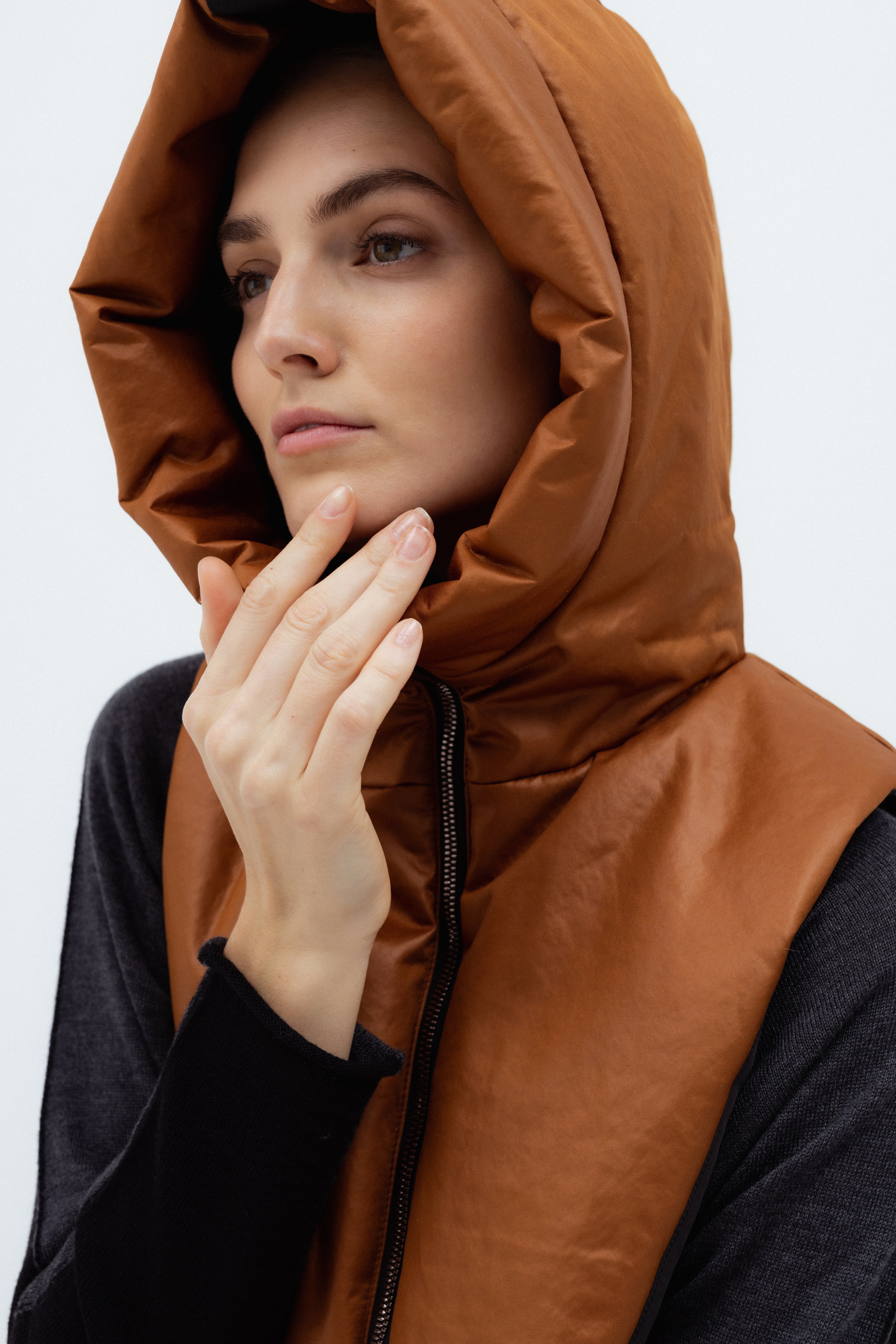 CHESTNUT HOOD WITH PADDING