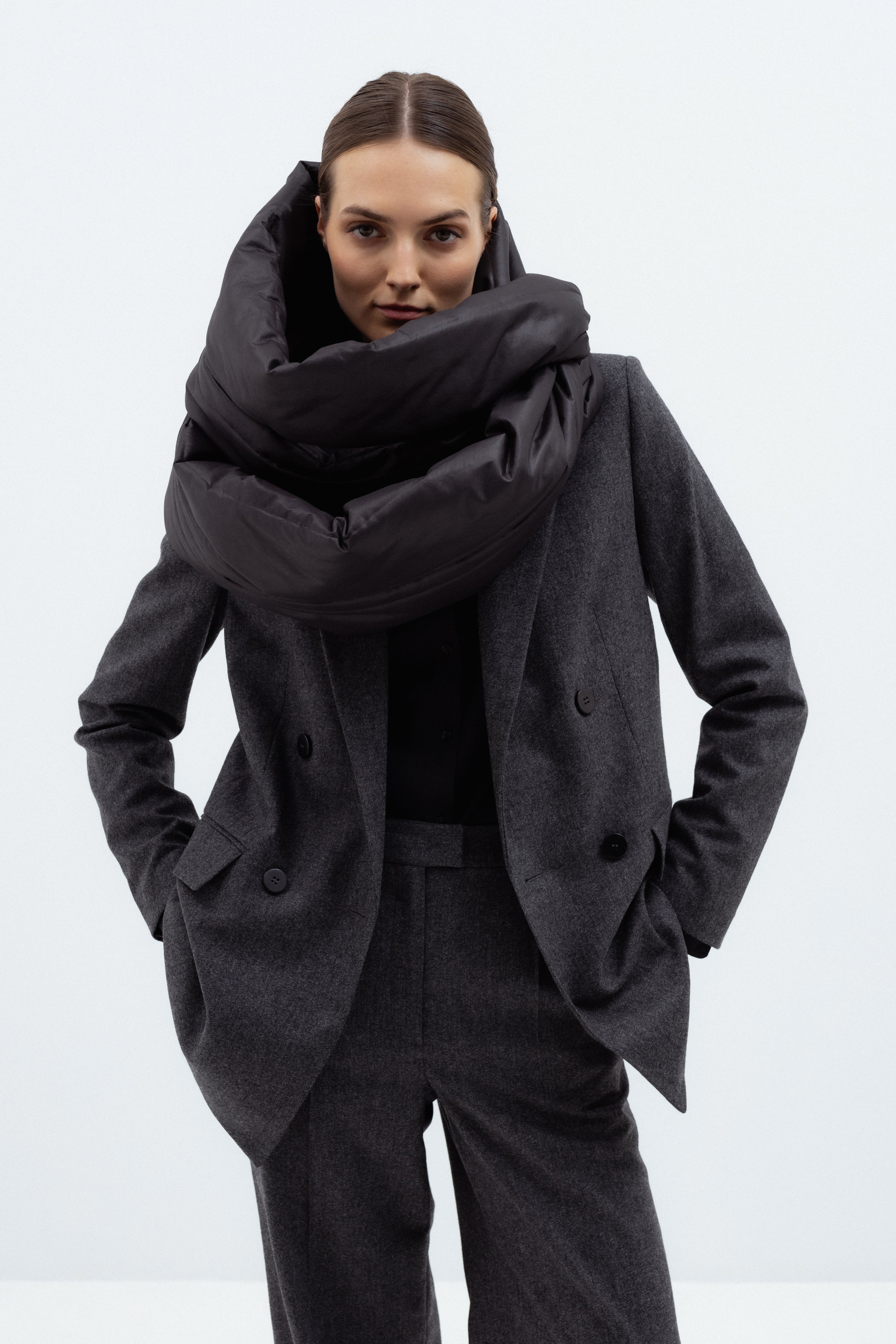 BLACK PADDED SCARF