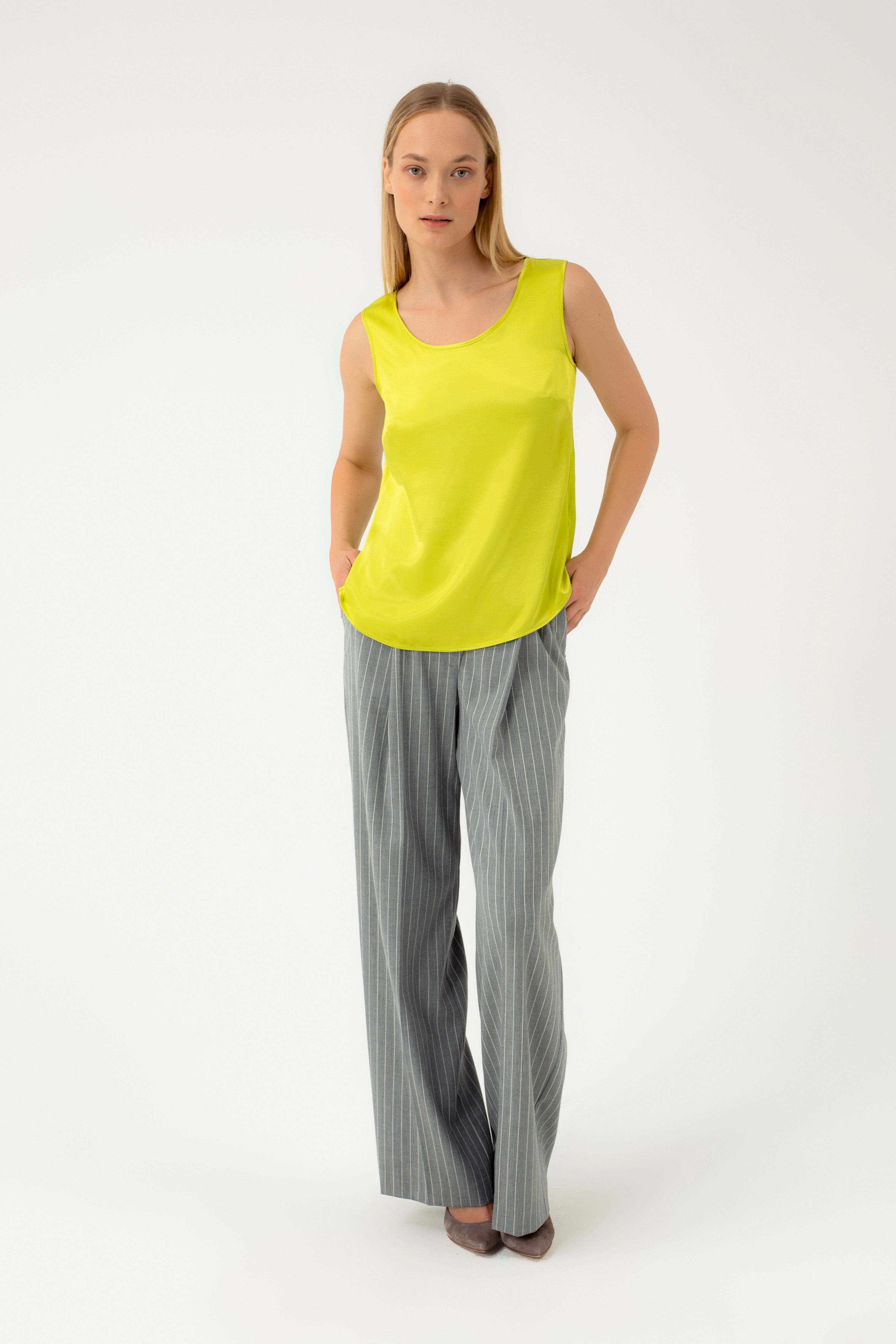 SLEEVELESS TOP IN LIME