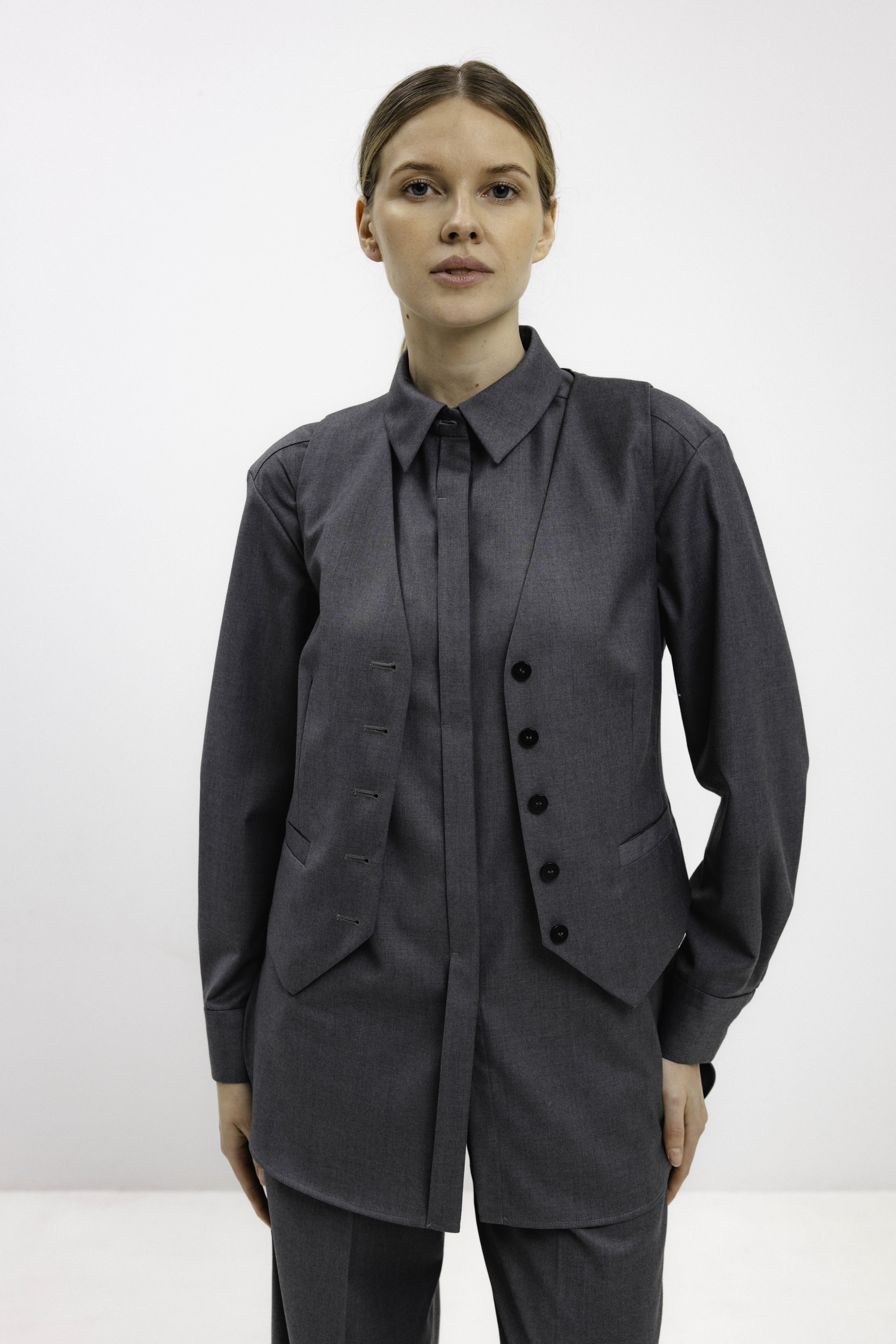 LONG-SLEEVE LOOSE GREY SHIRT