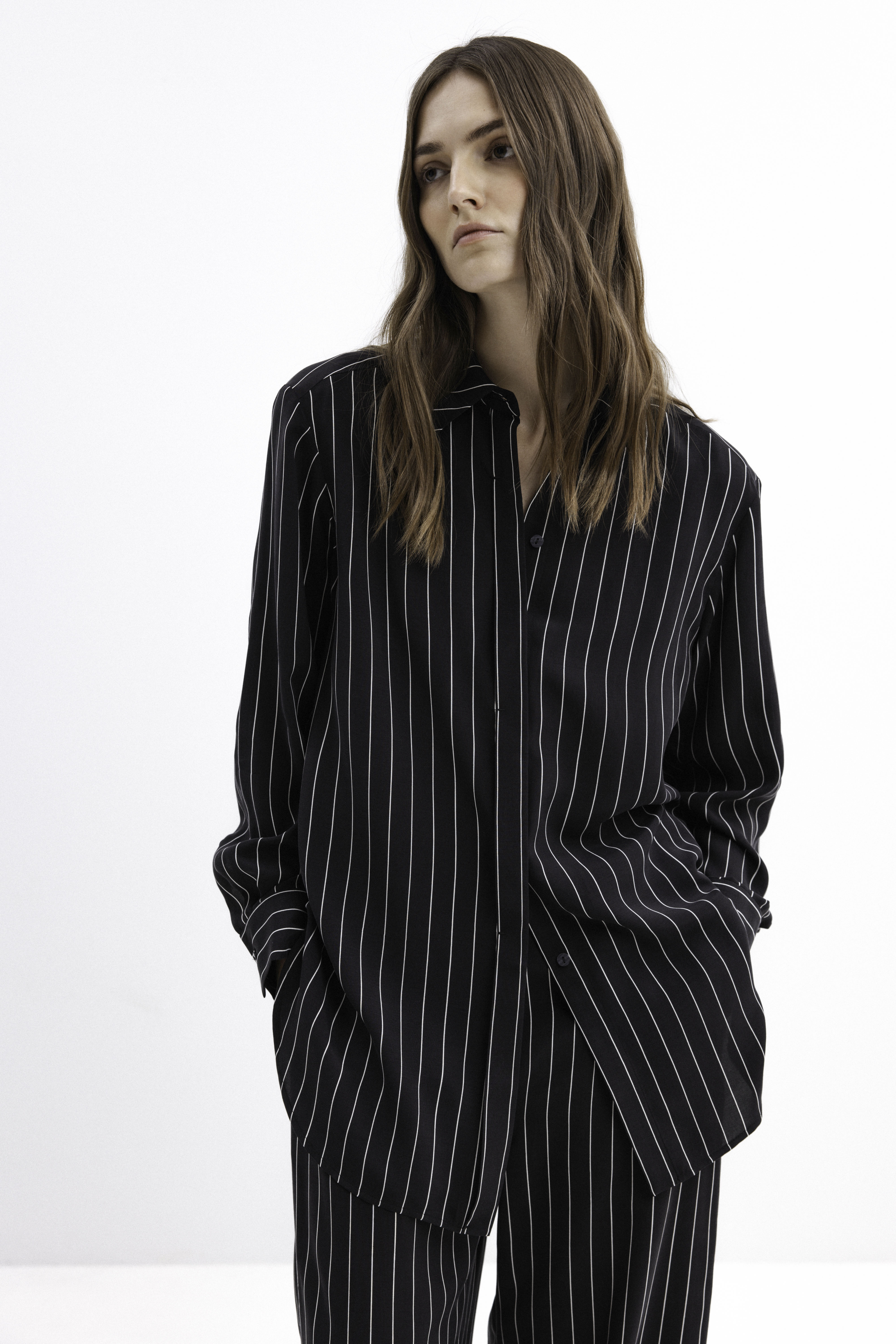 STRIPED LOOSE FIT SHIRT