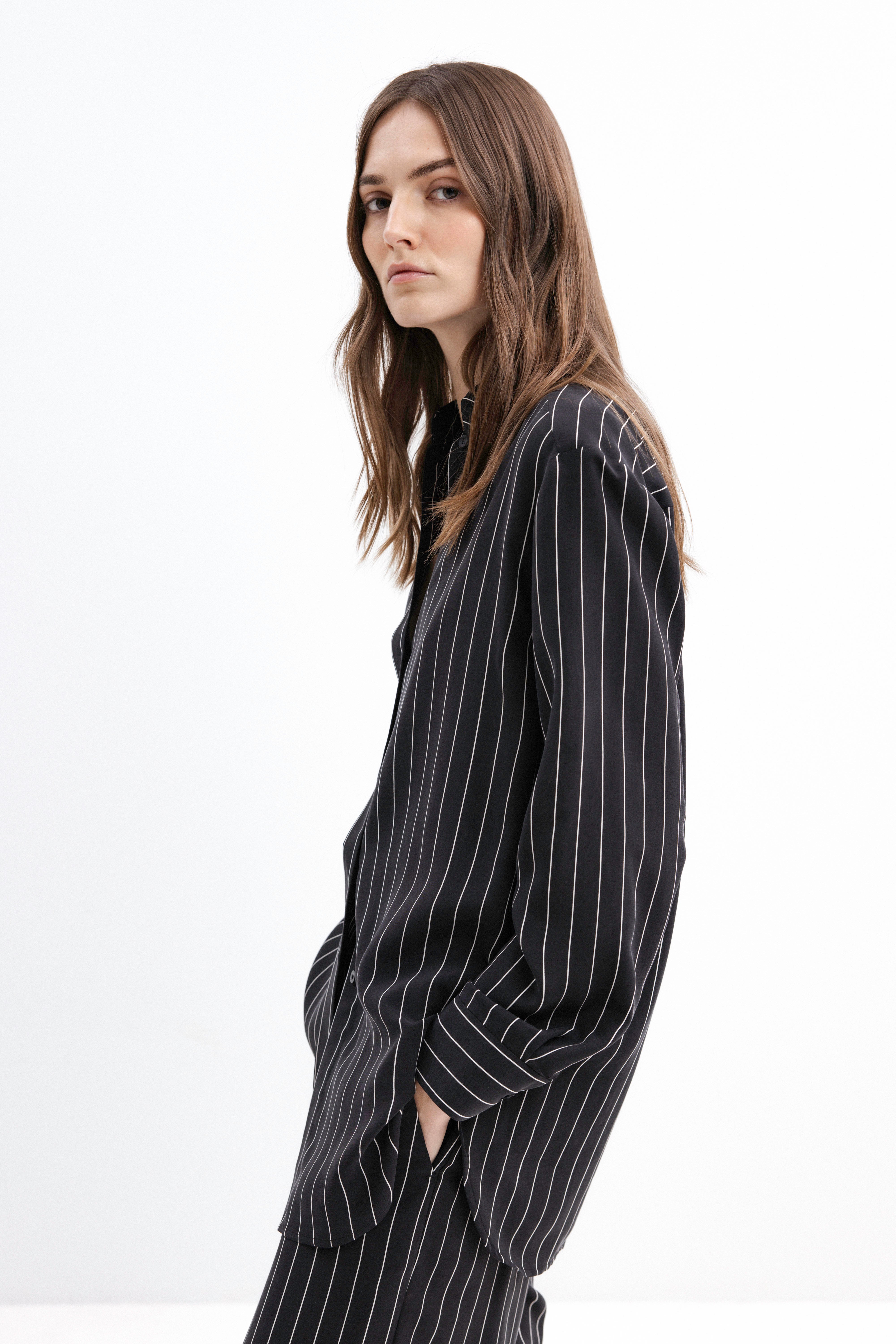 STRIPED LOOSE FIT SHIRT