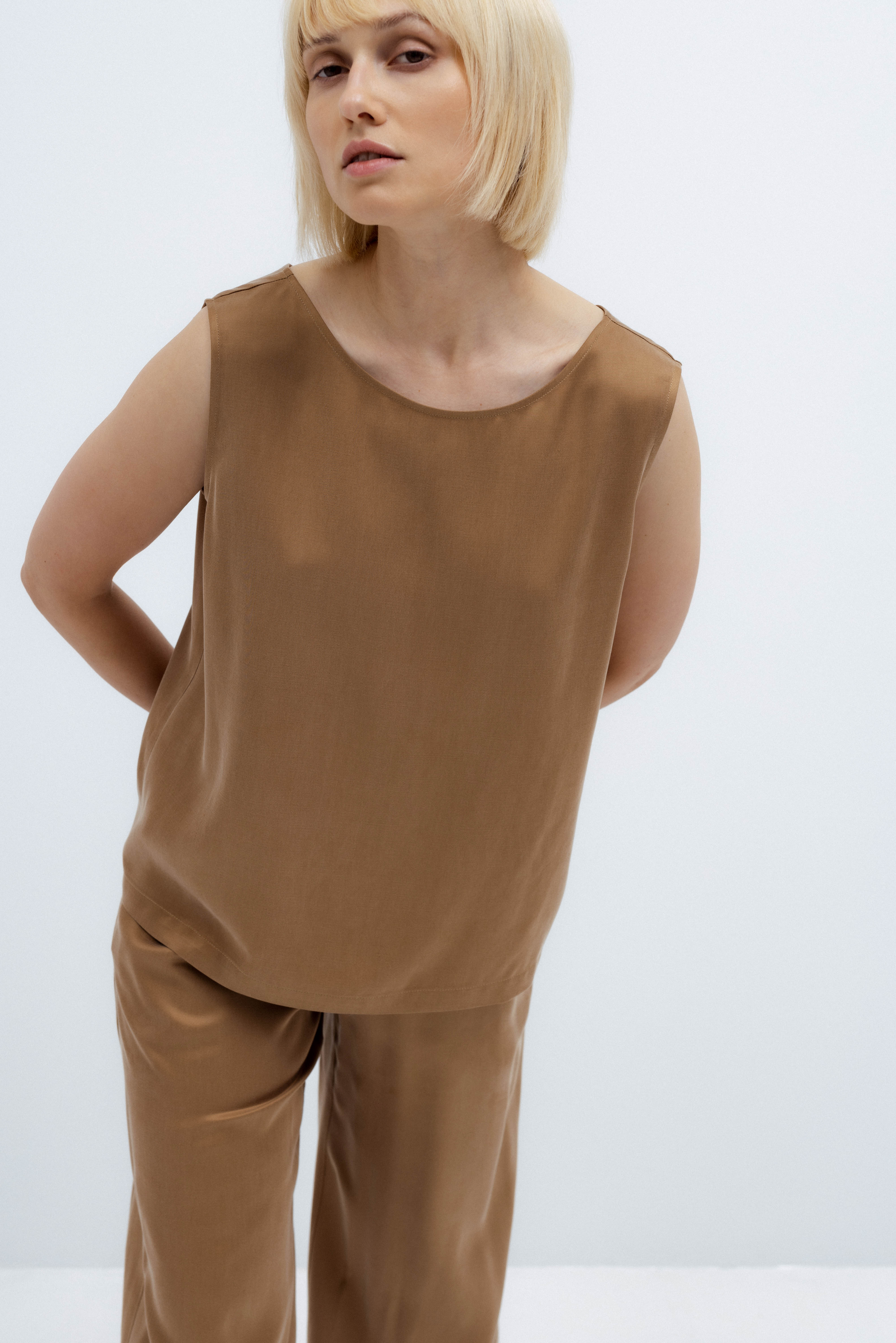 CAMEL SLEEVELESS TOP