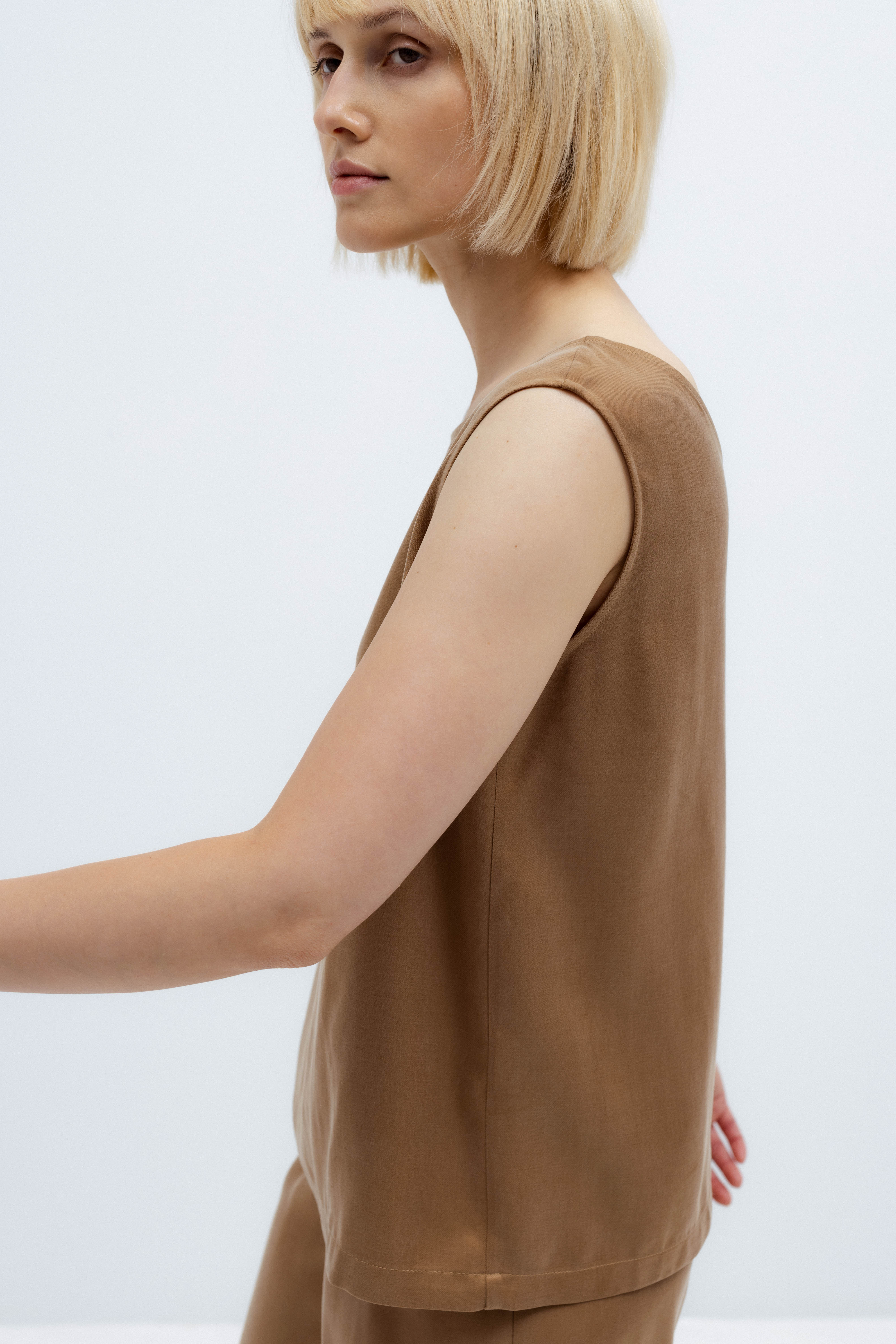 CAMEL SLEEVELESS TOP