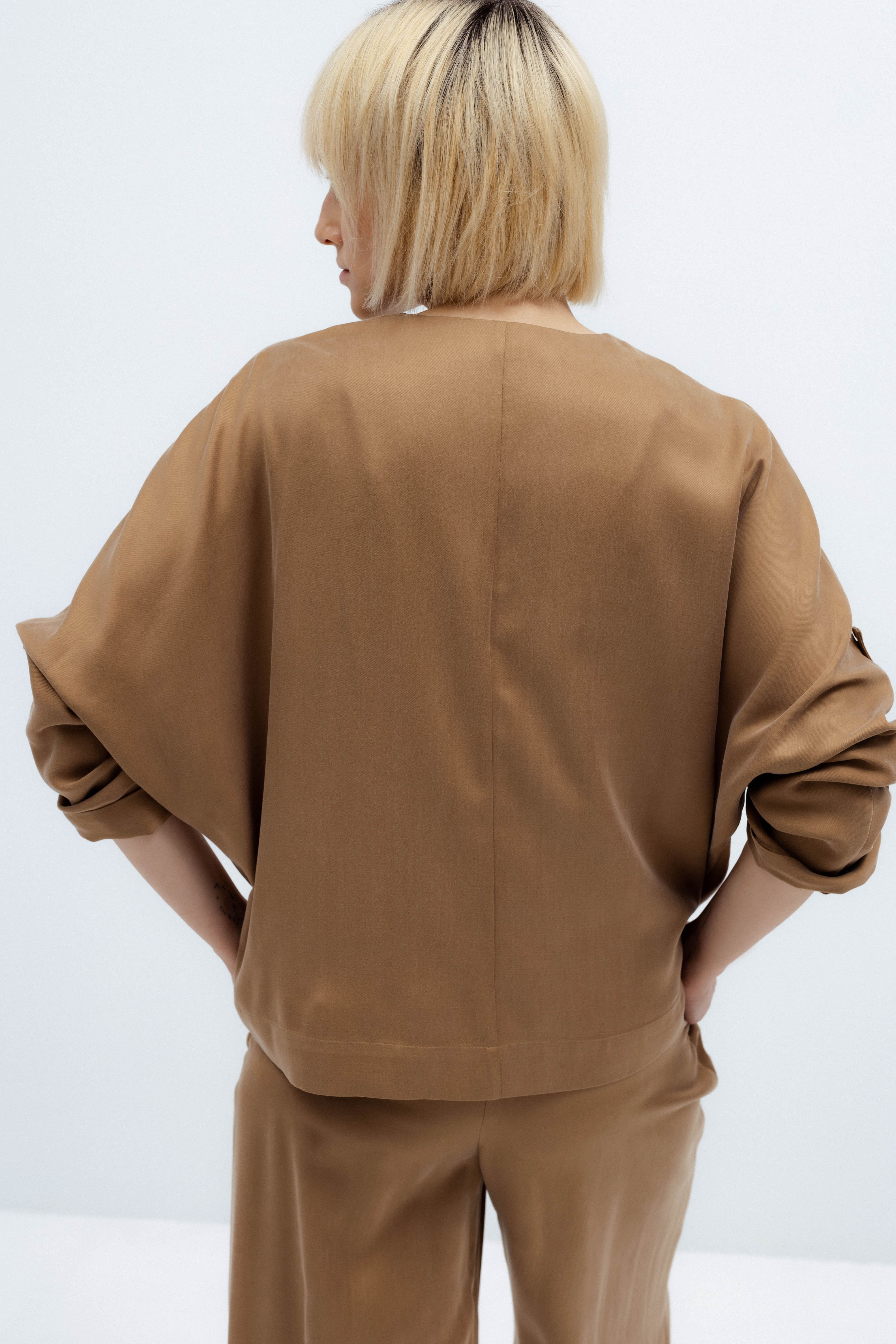 CAMEL BLOUSE WITH KIMONO SLEEVES