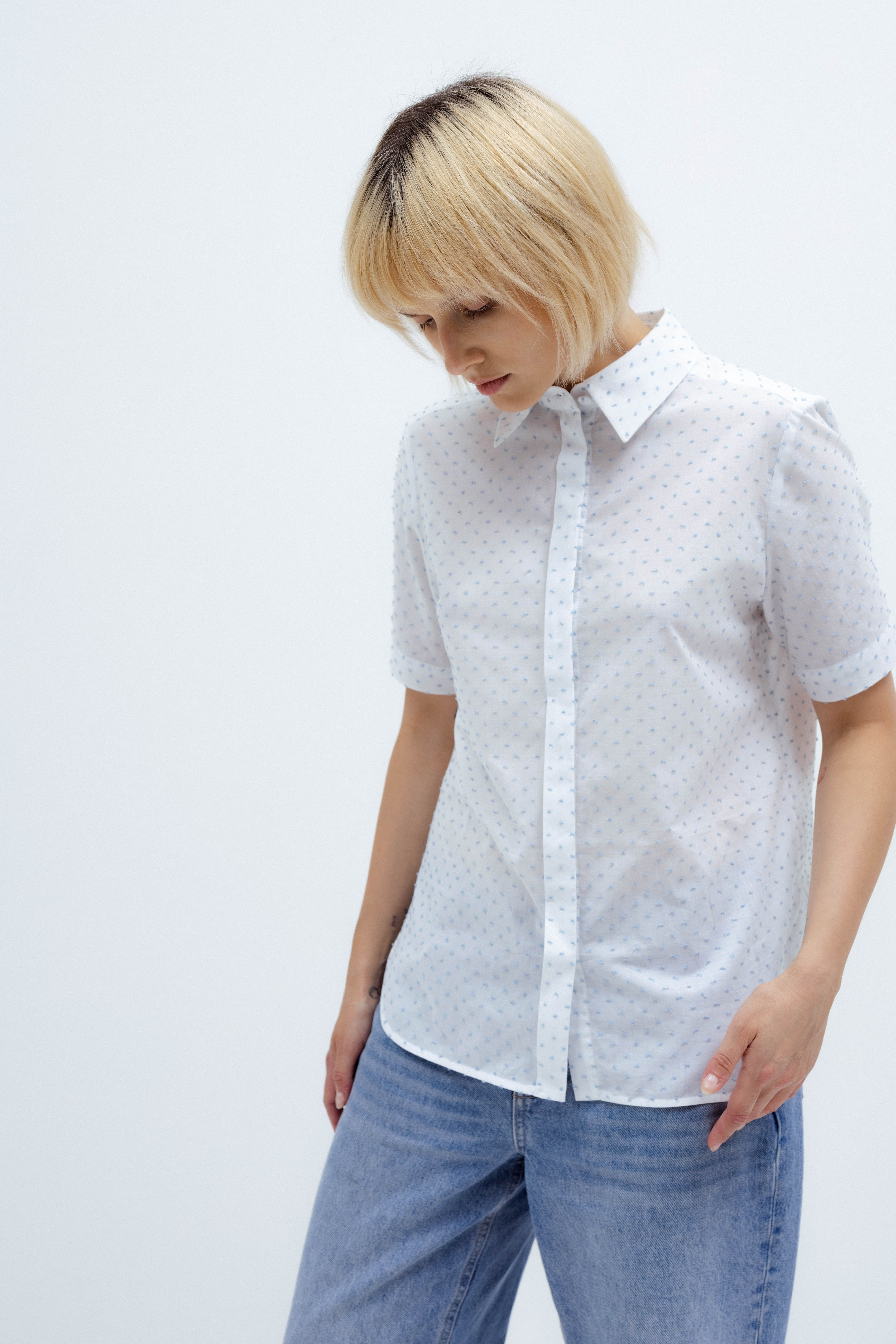 WHITE SHORT SLEEVE SHIRT WITH DOTS