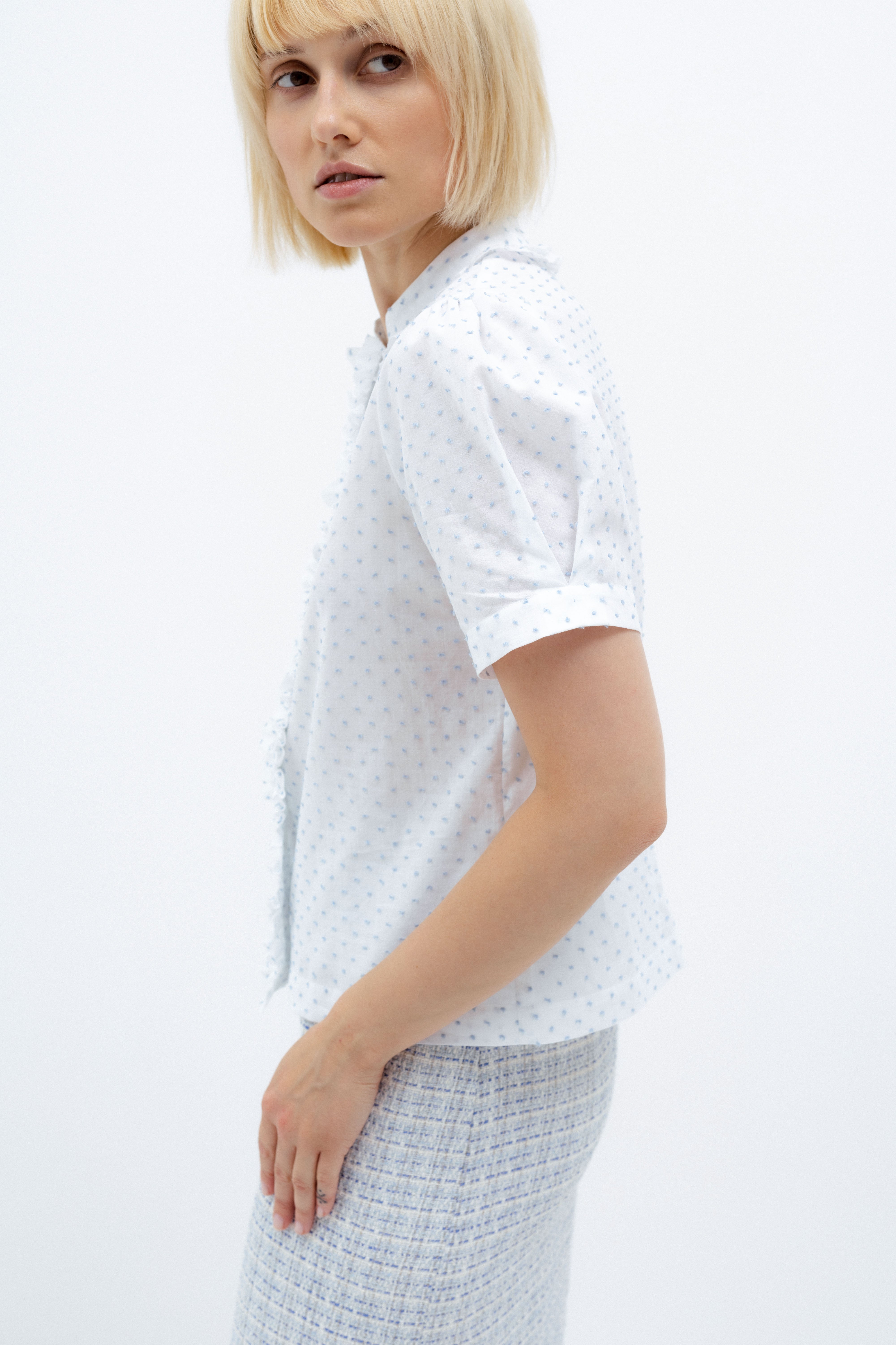 WHITE SHORT SLEEVE SHIRT WITH RUFFLES