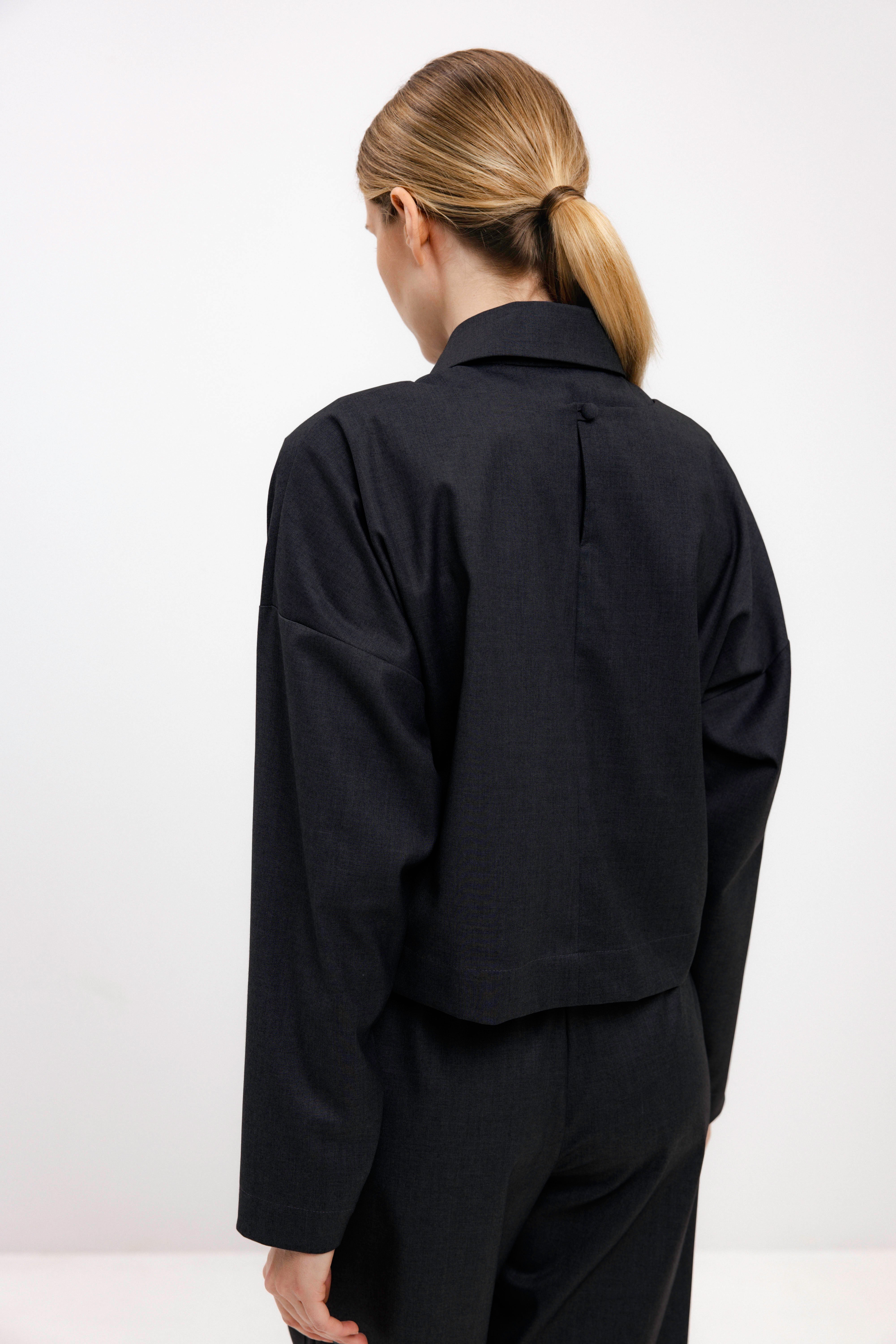 COLLARLESS BLACK NAVY BLOUSE