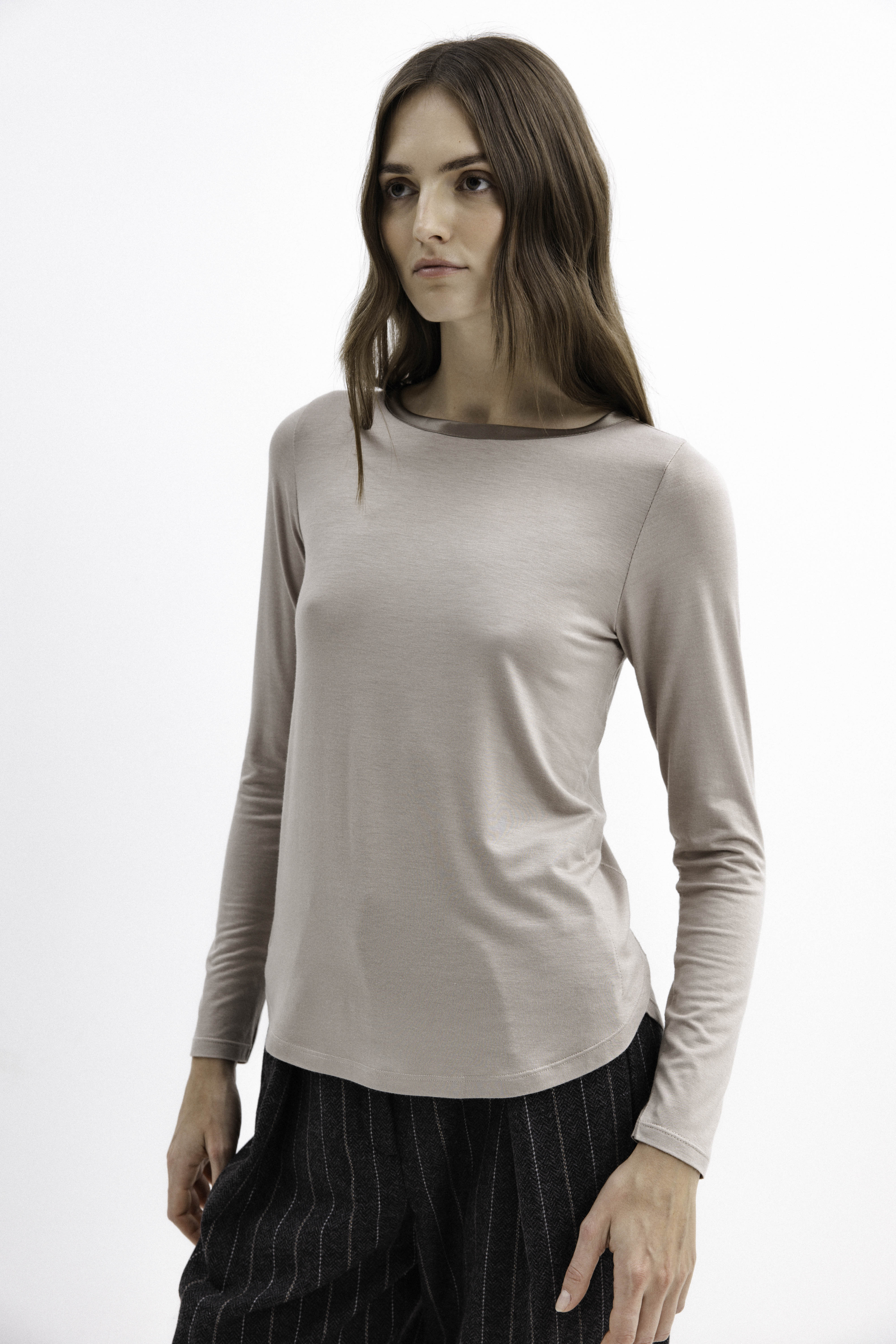 LONG SLEEVE BLOUSE IN BEIGE