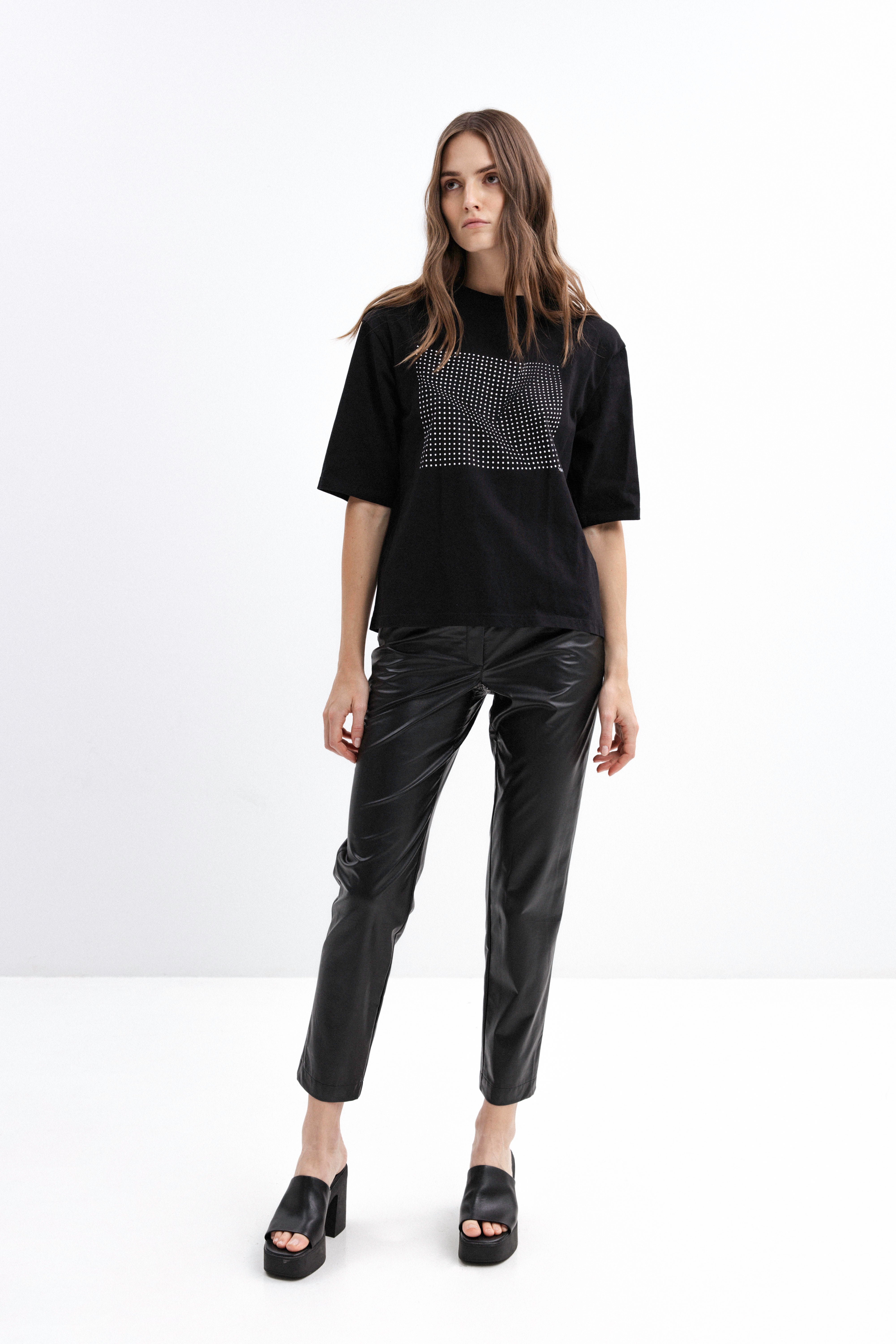 BLACK T-SHIRT WITH DOT PRINT