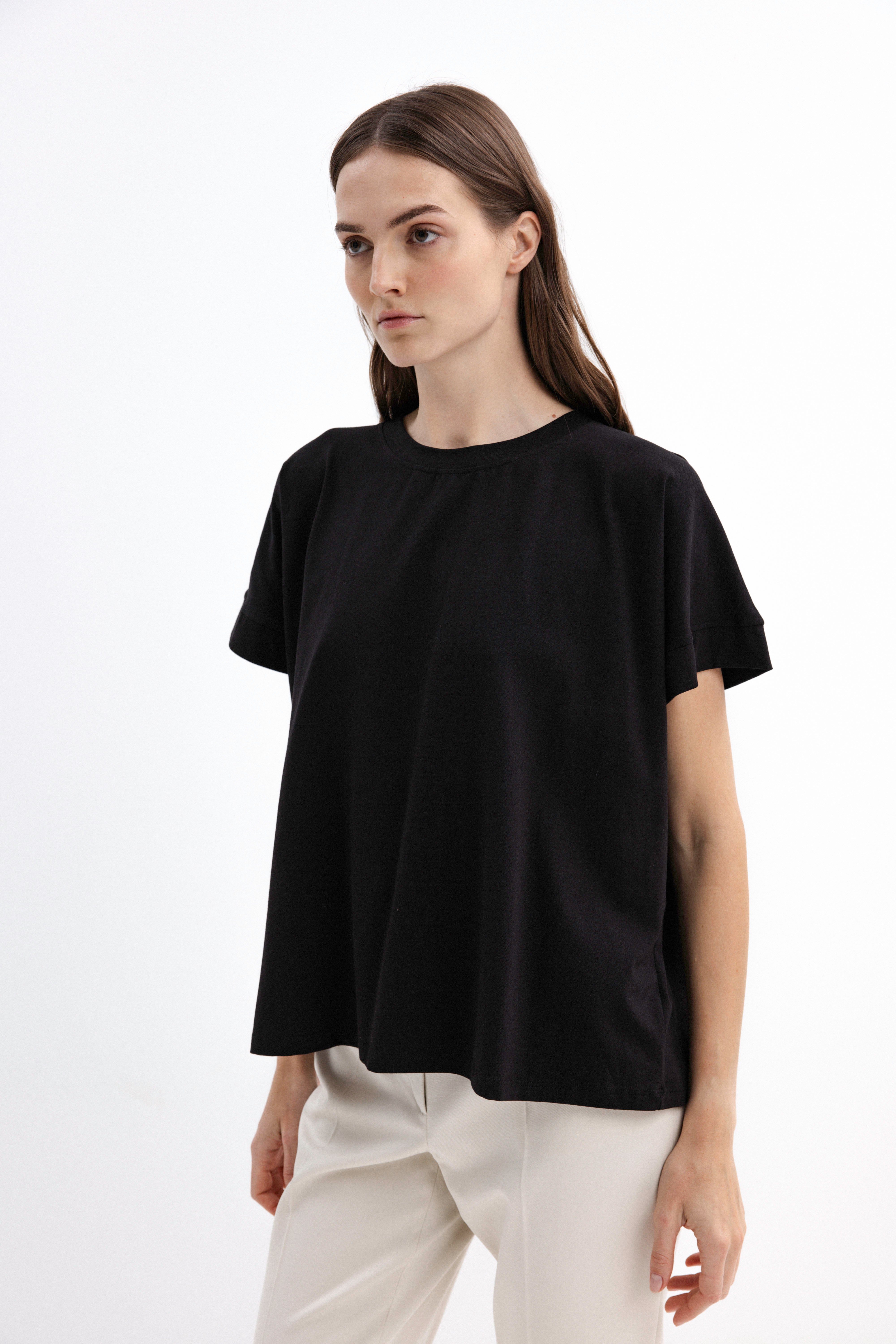 CREW NECK BLACK T-SHIRT