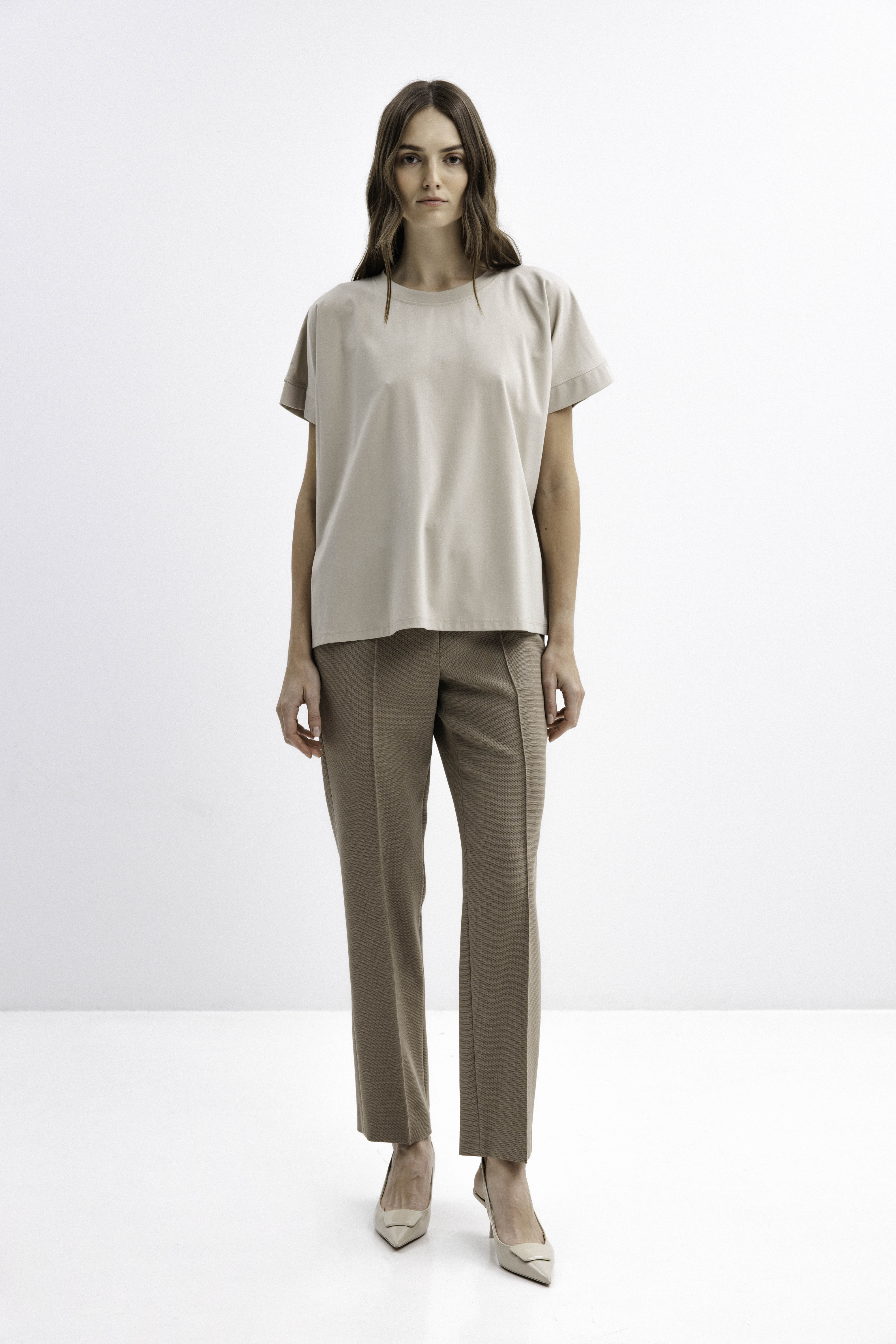 CREW NECK BEIGE T-SHIRT