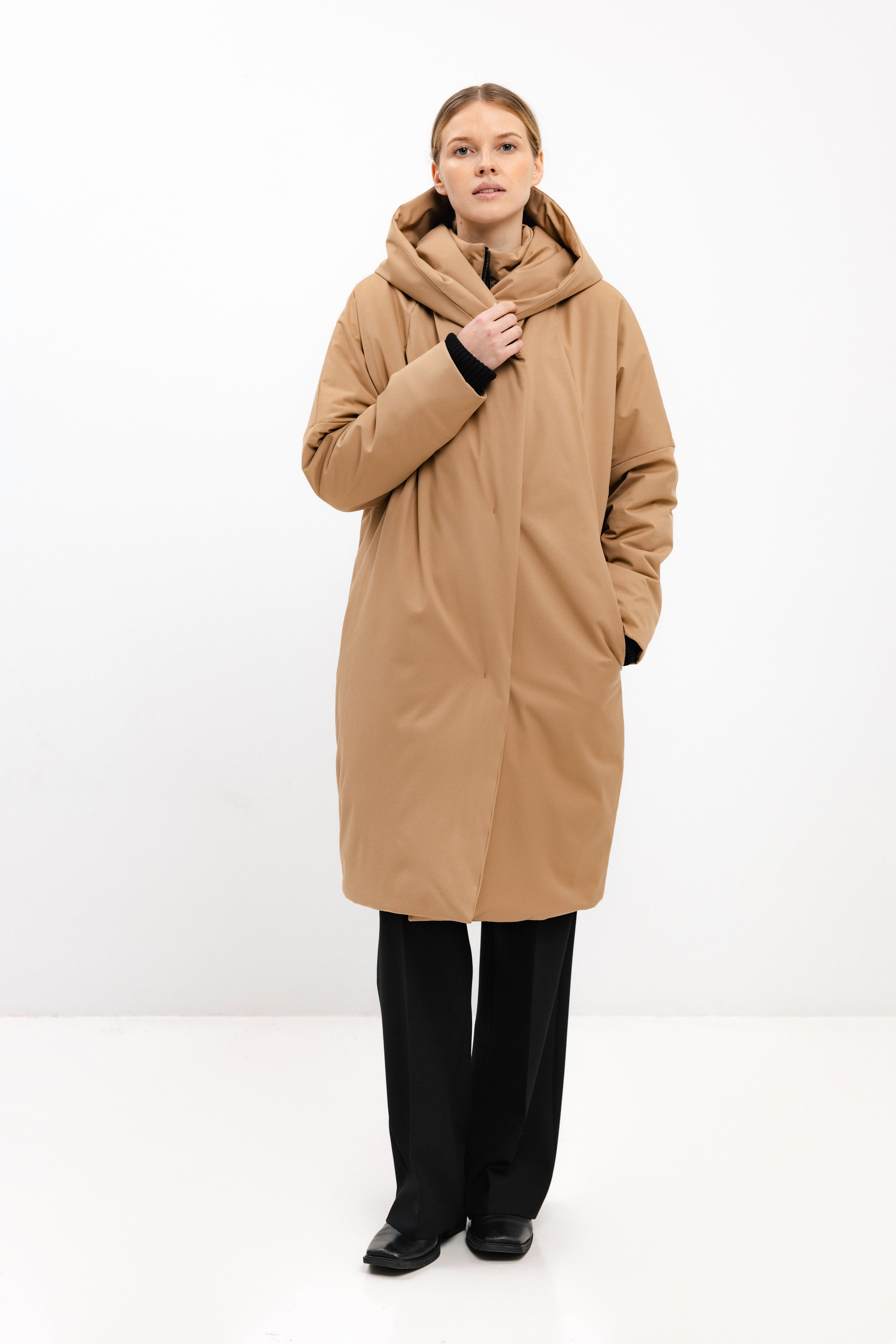 LIGHT BROWN COAT WITH CAMEL WOOL