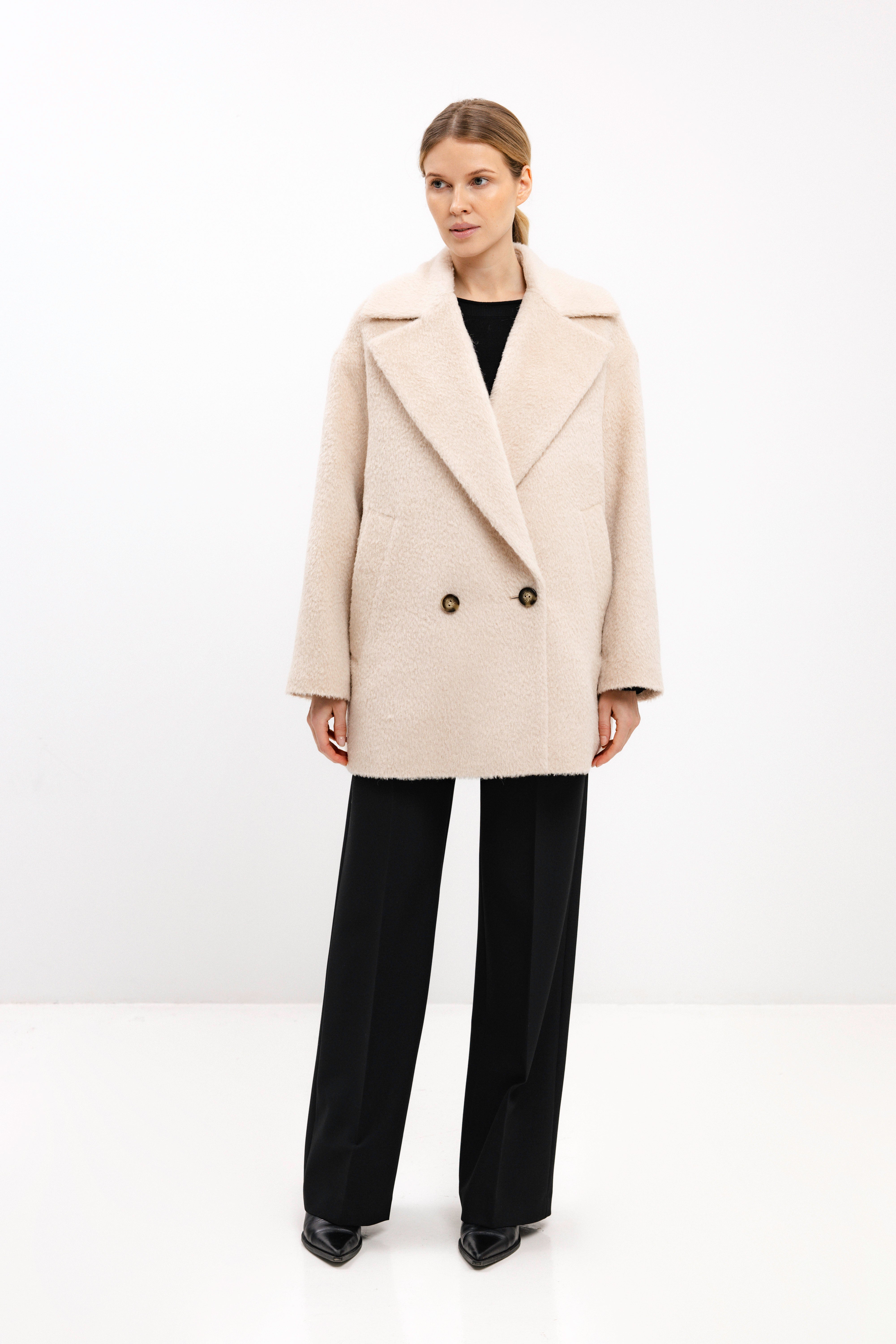 OVERSIZED BEIGE COAT WITH ALPACA