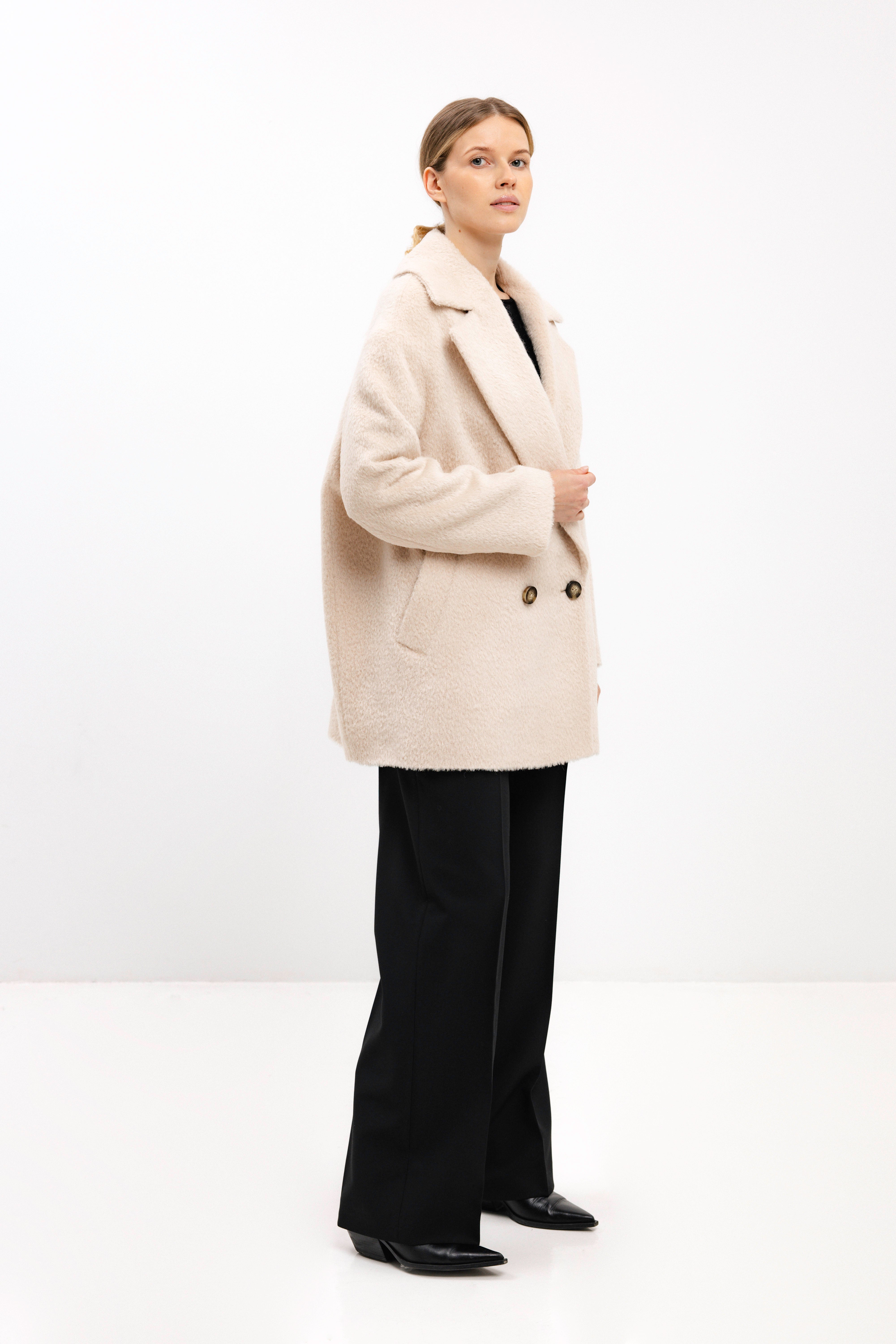 OVERSIZED BEIGE COAT WITH ALPACA