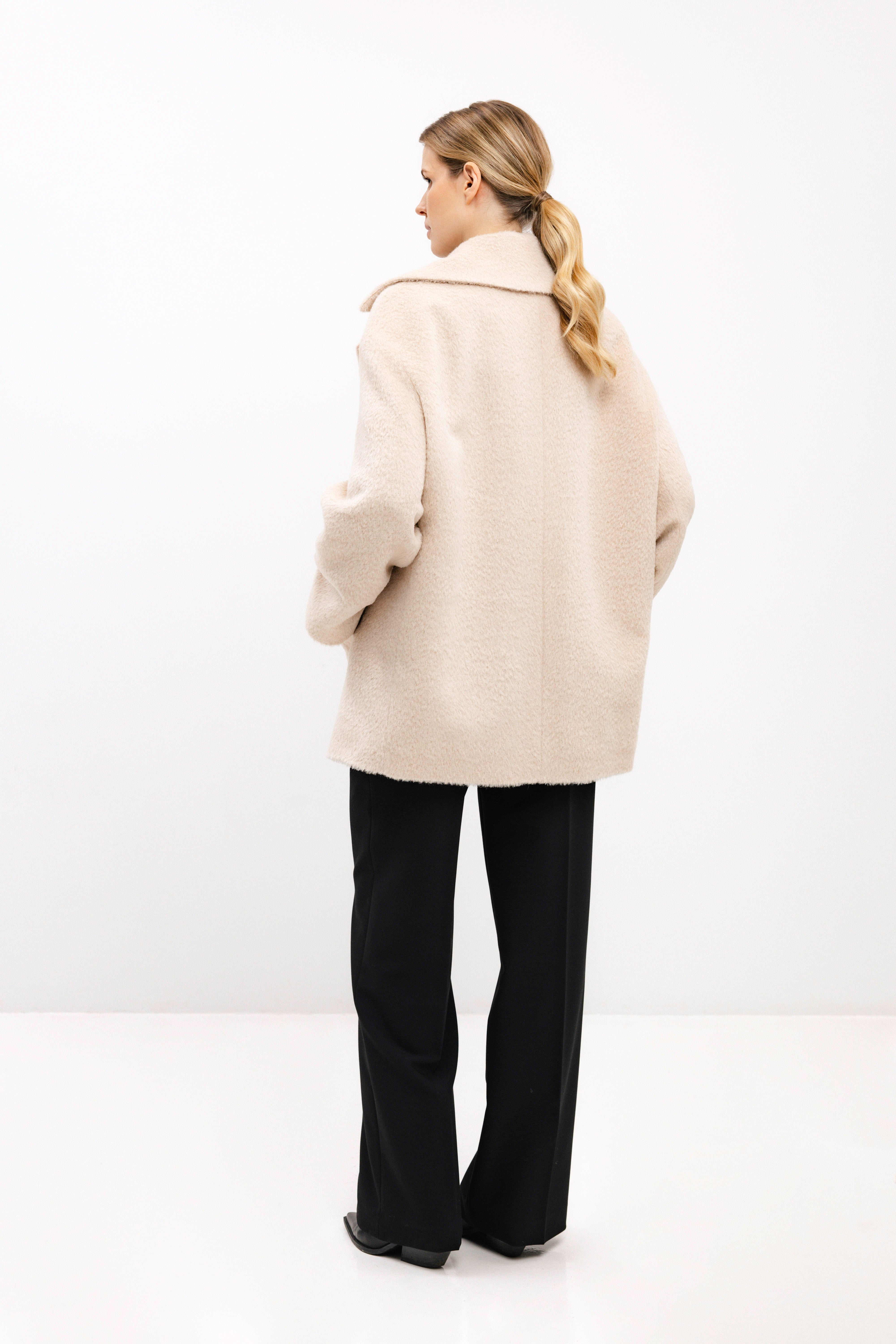 OVERSIZED BEIGE COAT WITH ALPACA