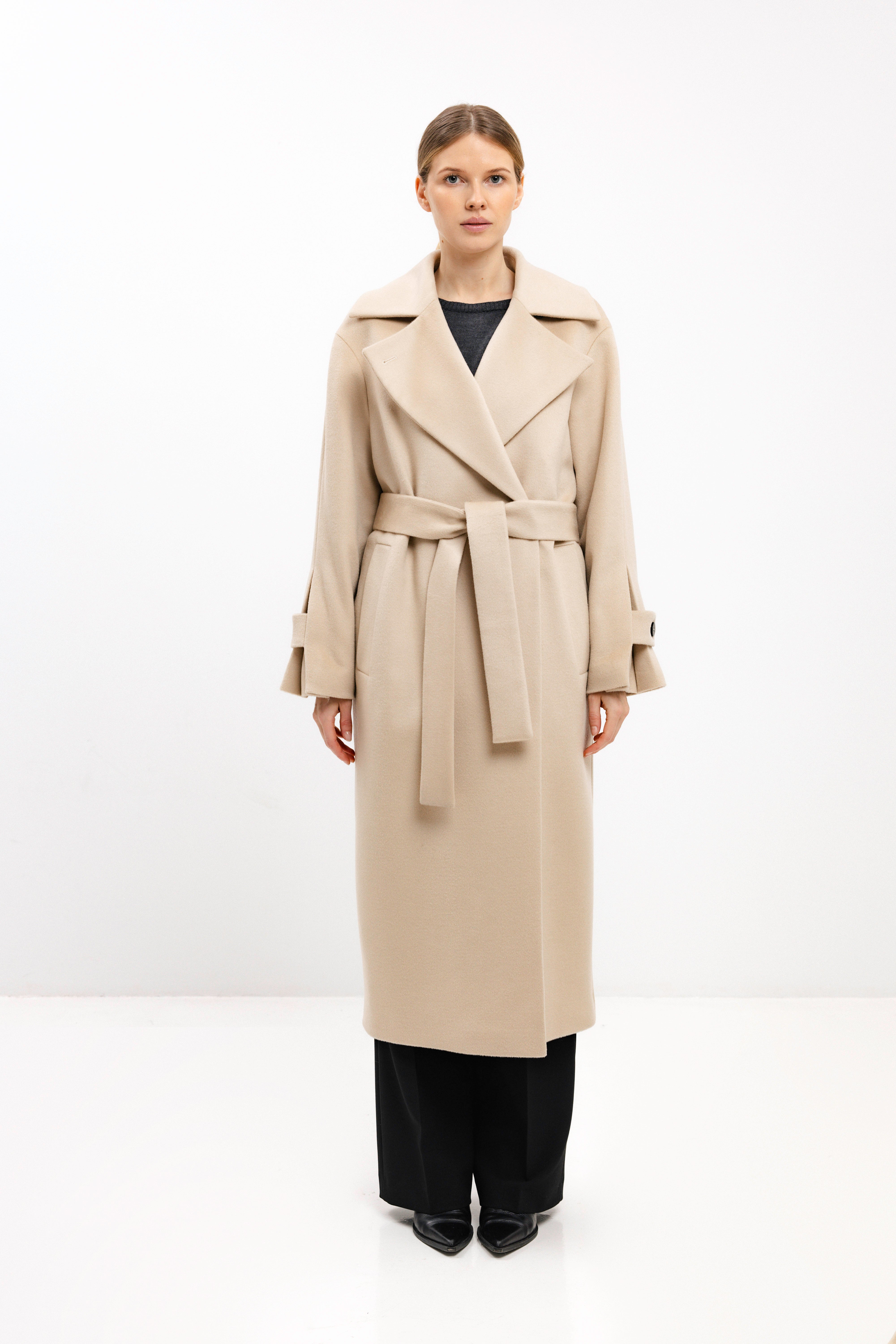 DOUBLE-BREASTED WOOL COAT IN BEIGE