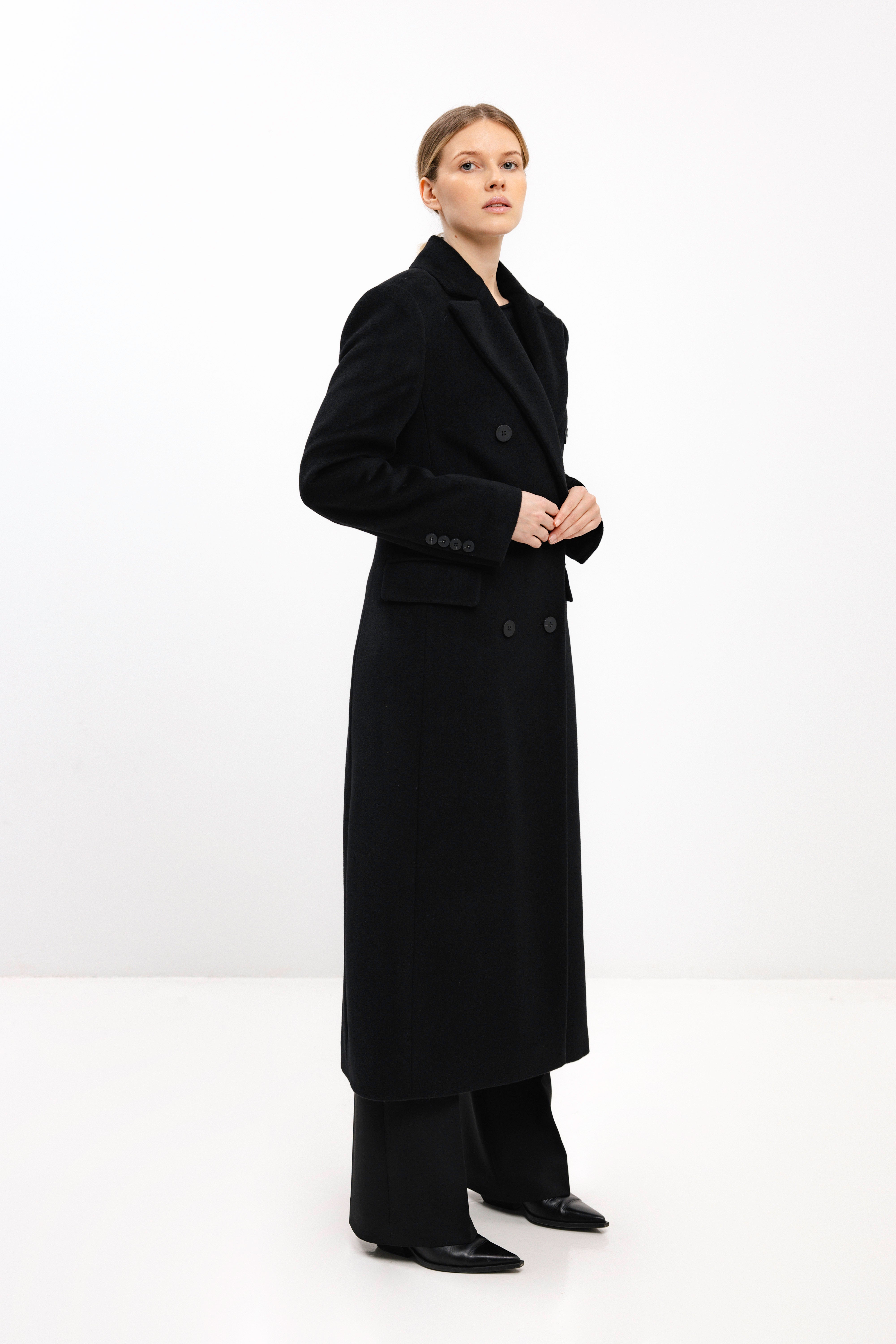 LONG FITTED BLACK COAT WITH ANGORA WOOL