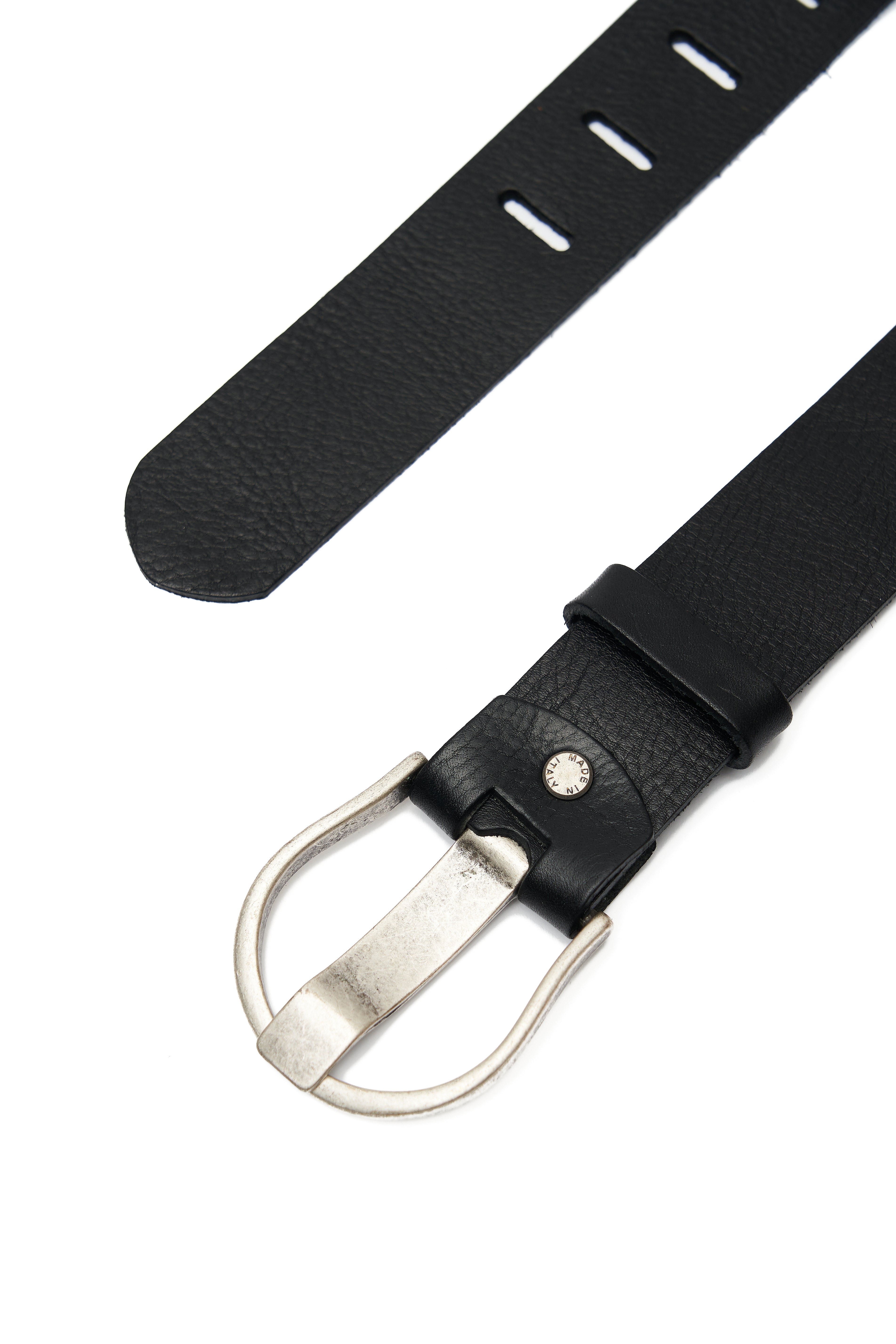 BLACK LEATHER BELT WITH SILVER DETAILS