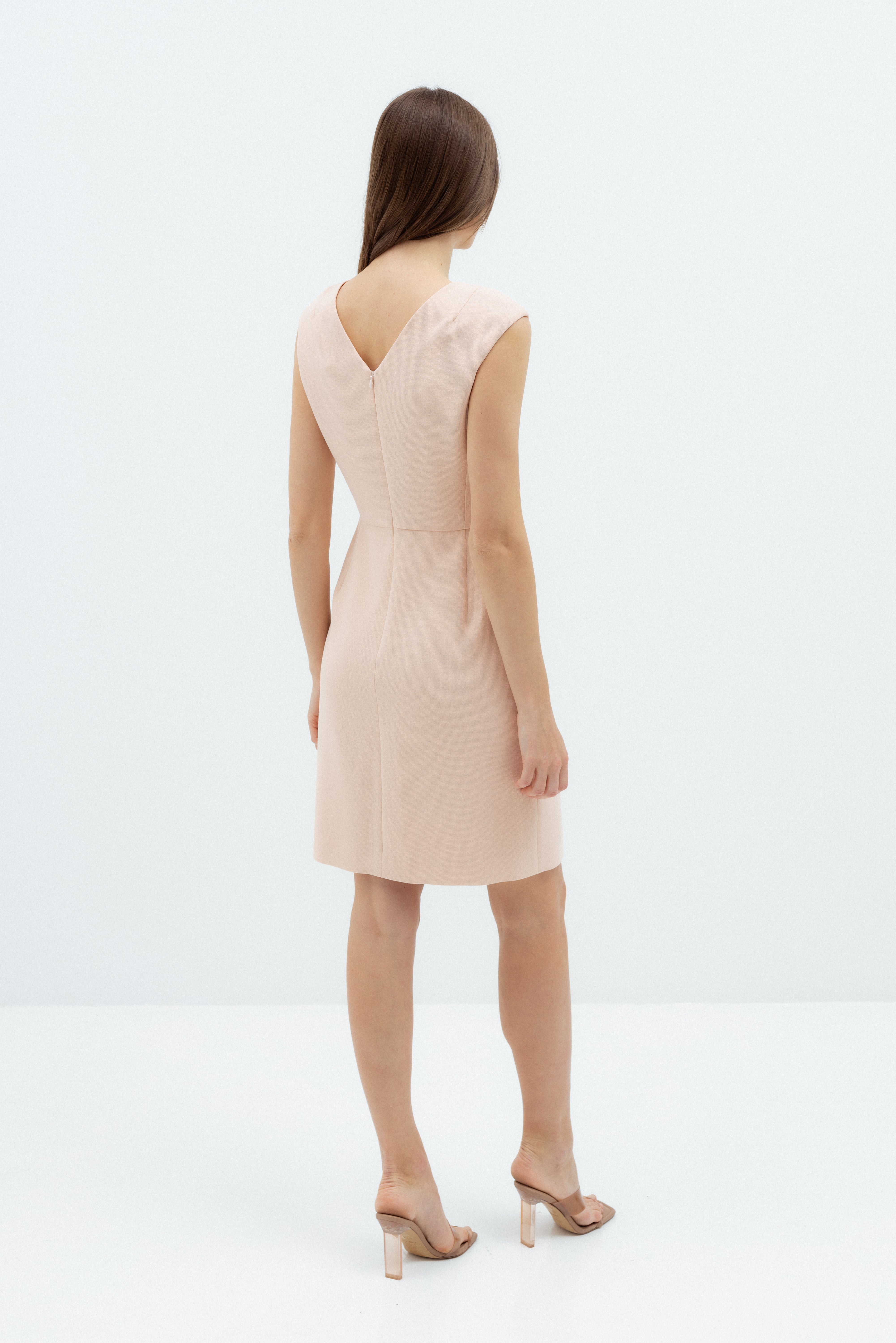FITTED SLEEVELESS PEACH DRESS
