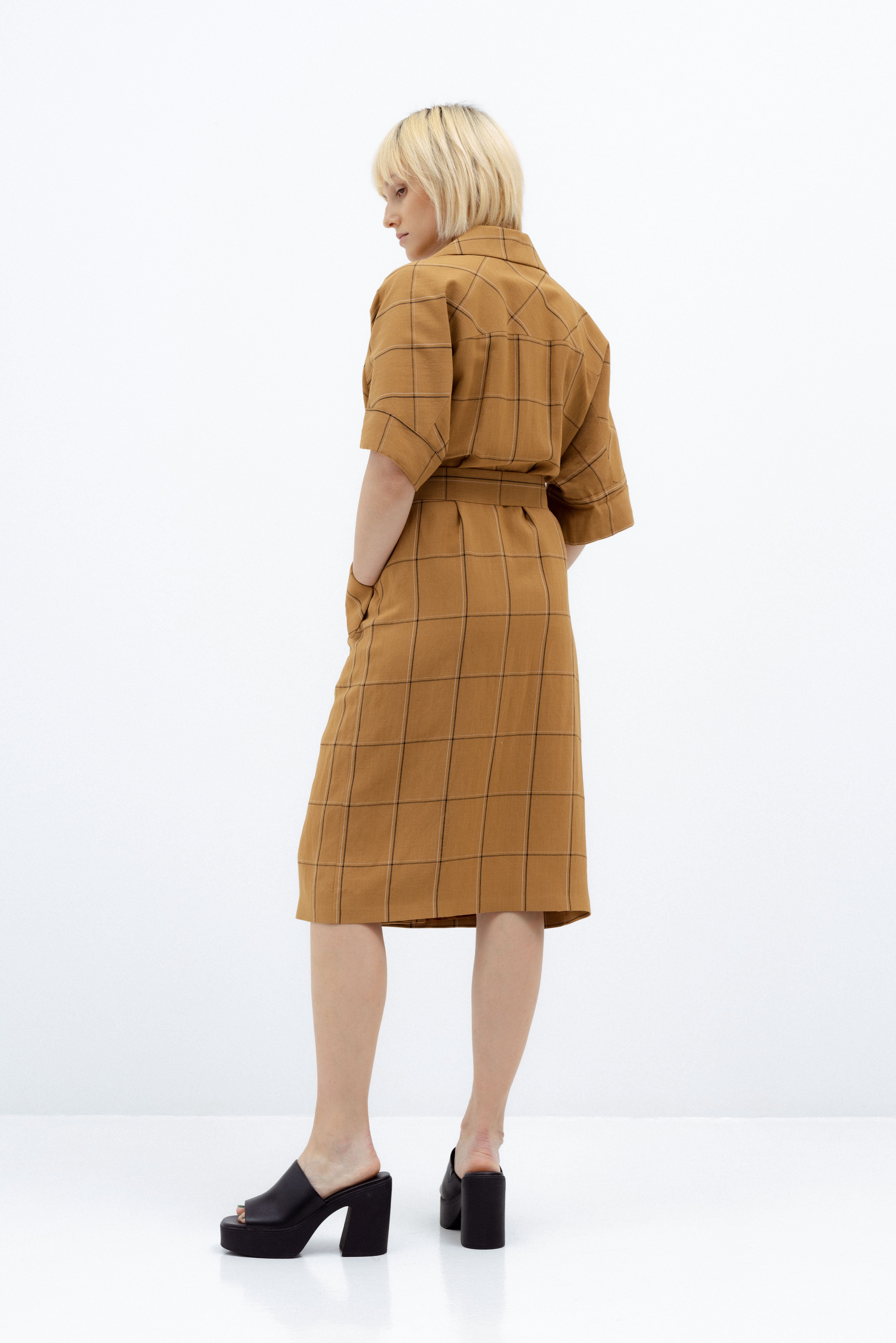 VEST TYPE CAMEL DRESS WITH LINEN