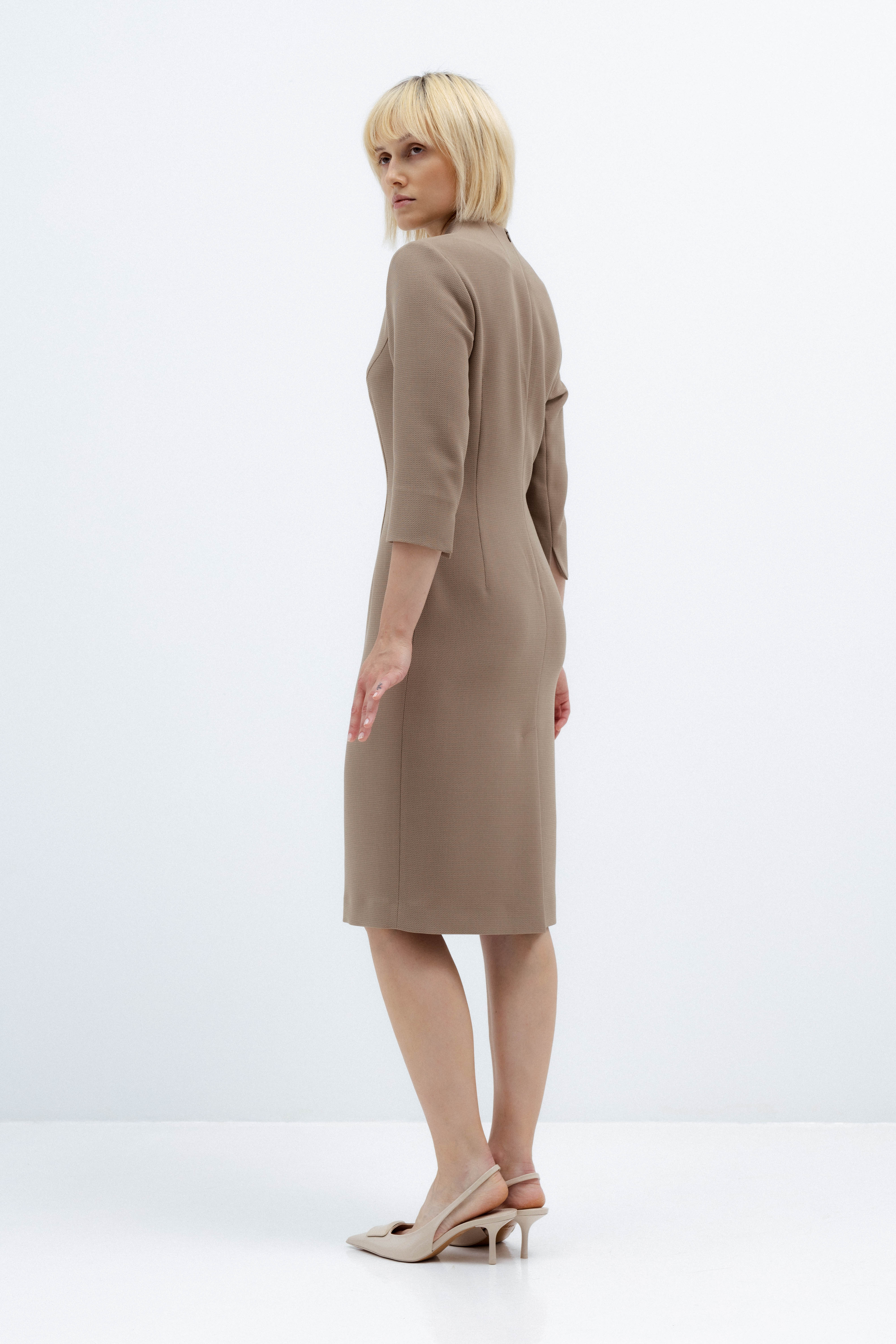 SLIM FIT MOCHA DRESS