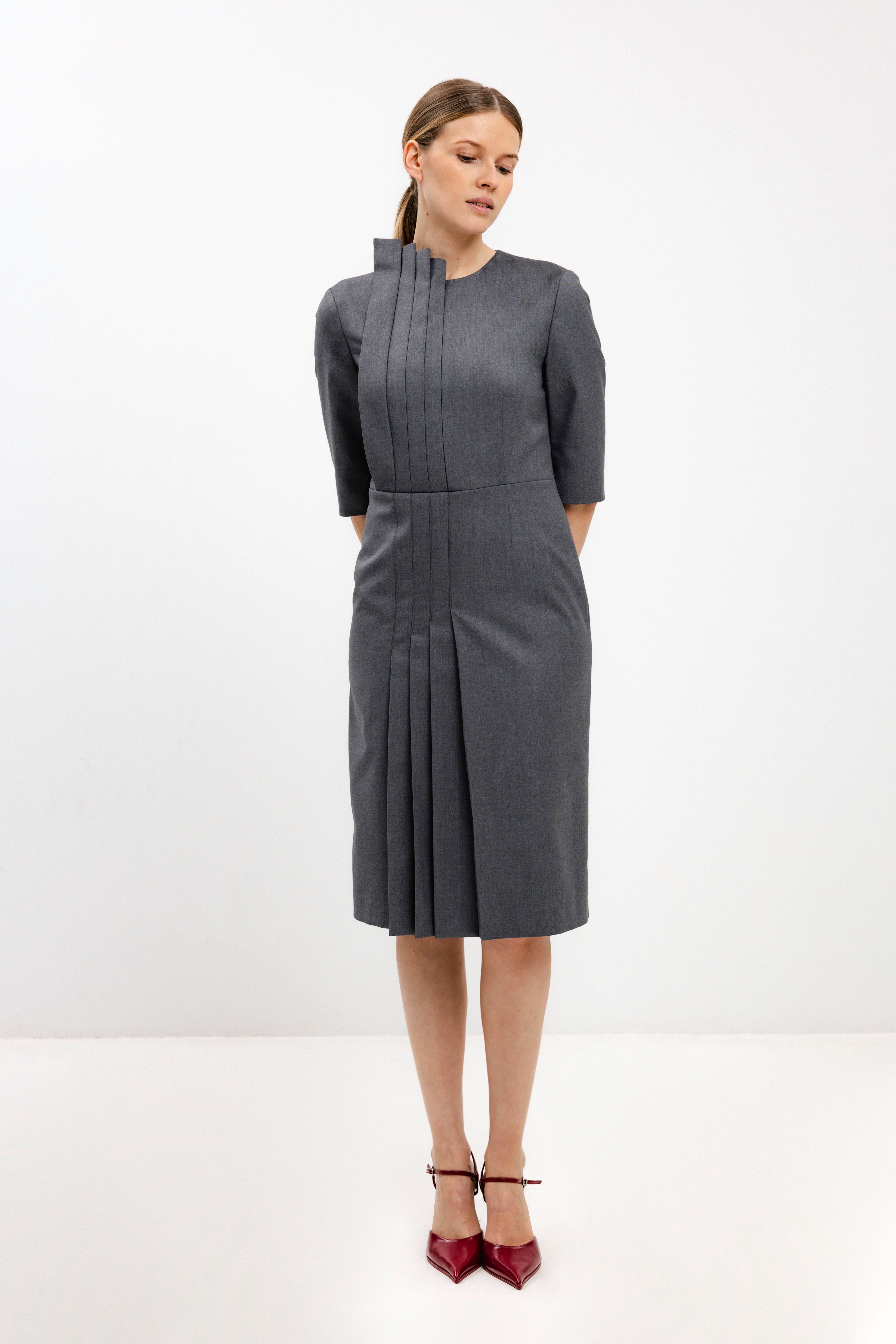 GREY PLEATED DETAIL DRESS