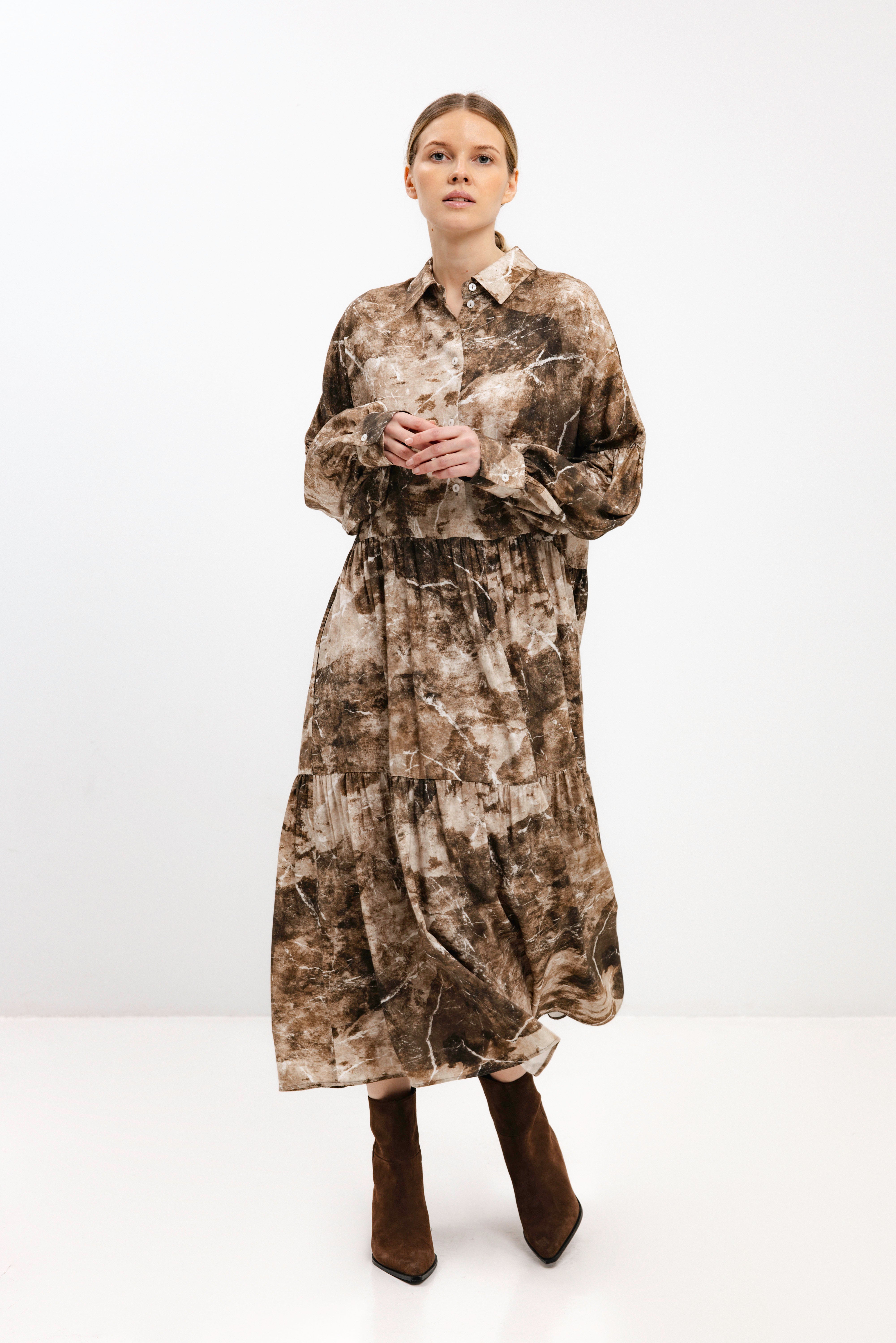 TIERED SHIRT DRESS WITH ABSTRACT PRINT