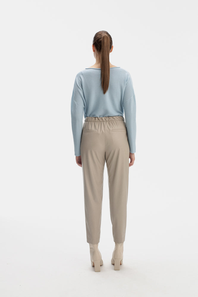 PLEAT FRONT TAPERED TROUSERS IN SAND