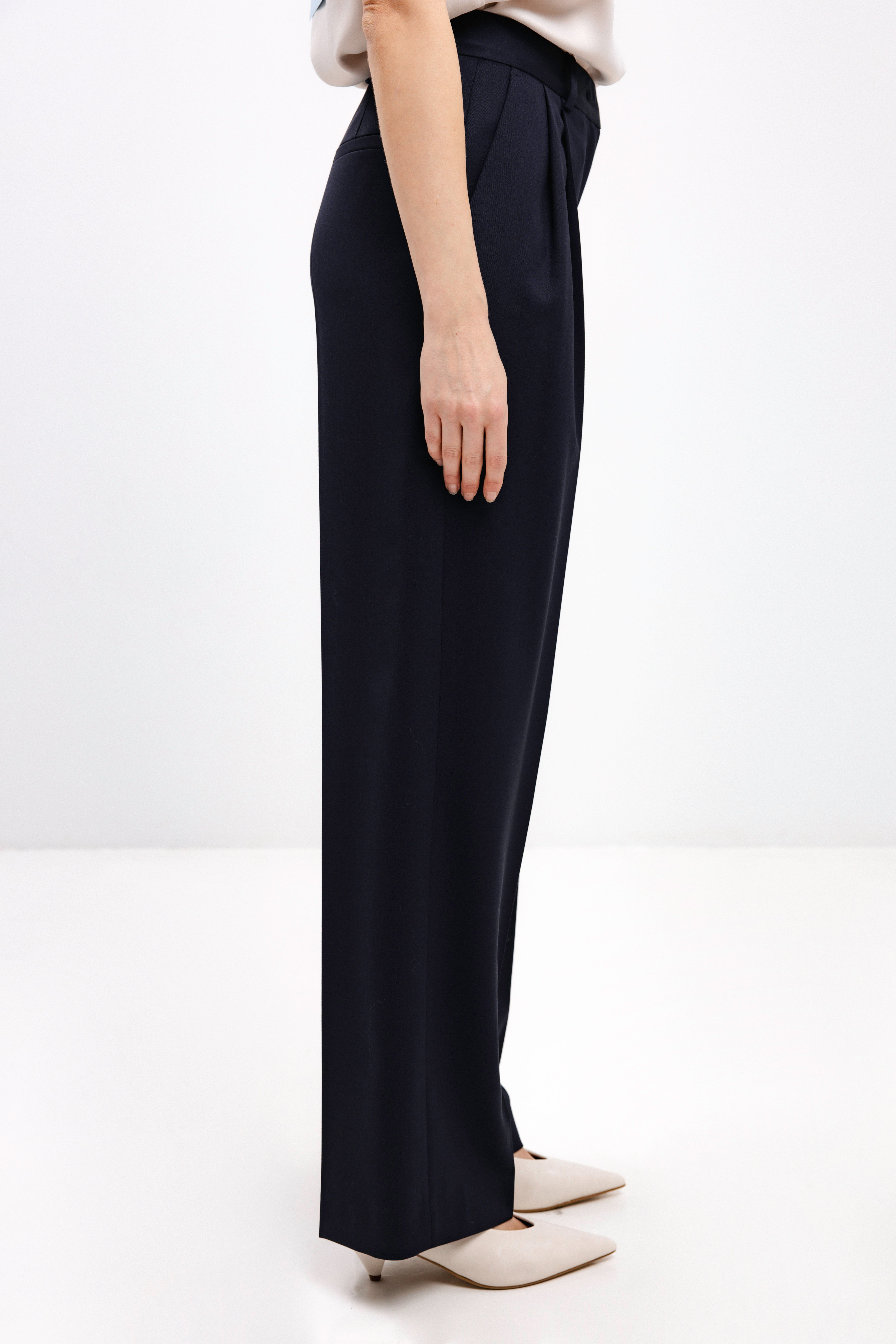 STRAIGHT-LEG NAVY TROUSERS