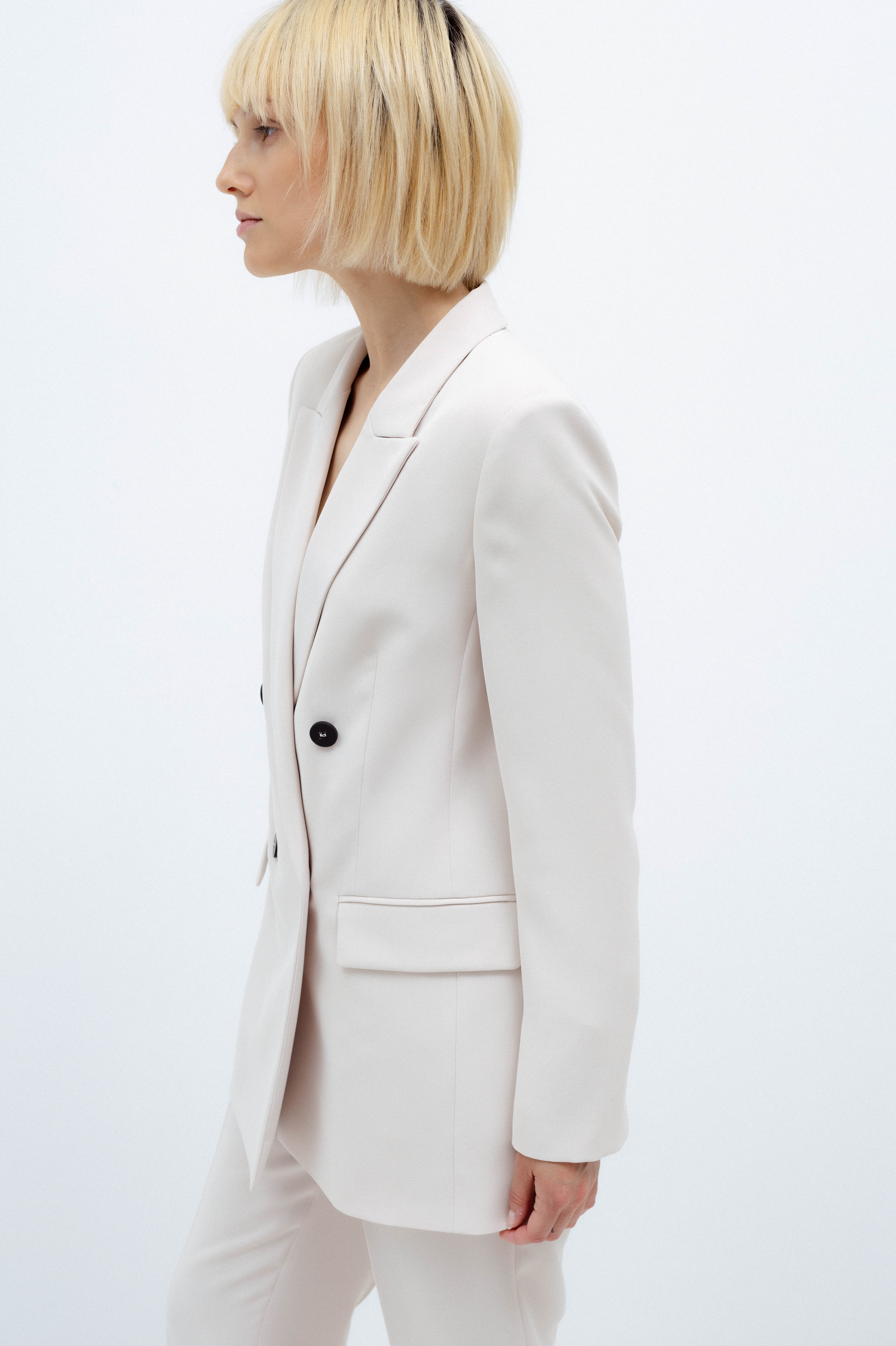 DOUBLE-BREASTED STRAIGHT MILK BLAZER