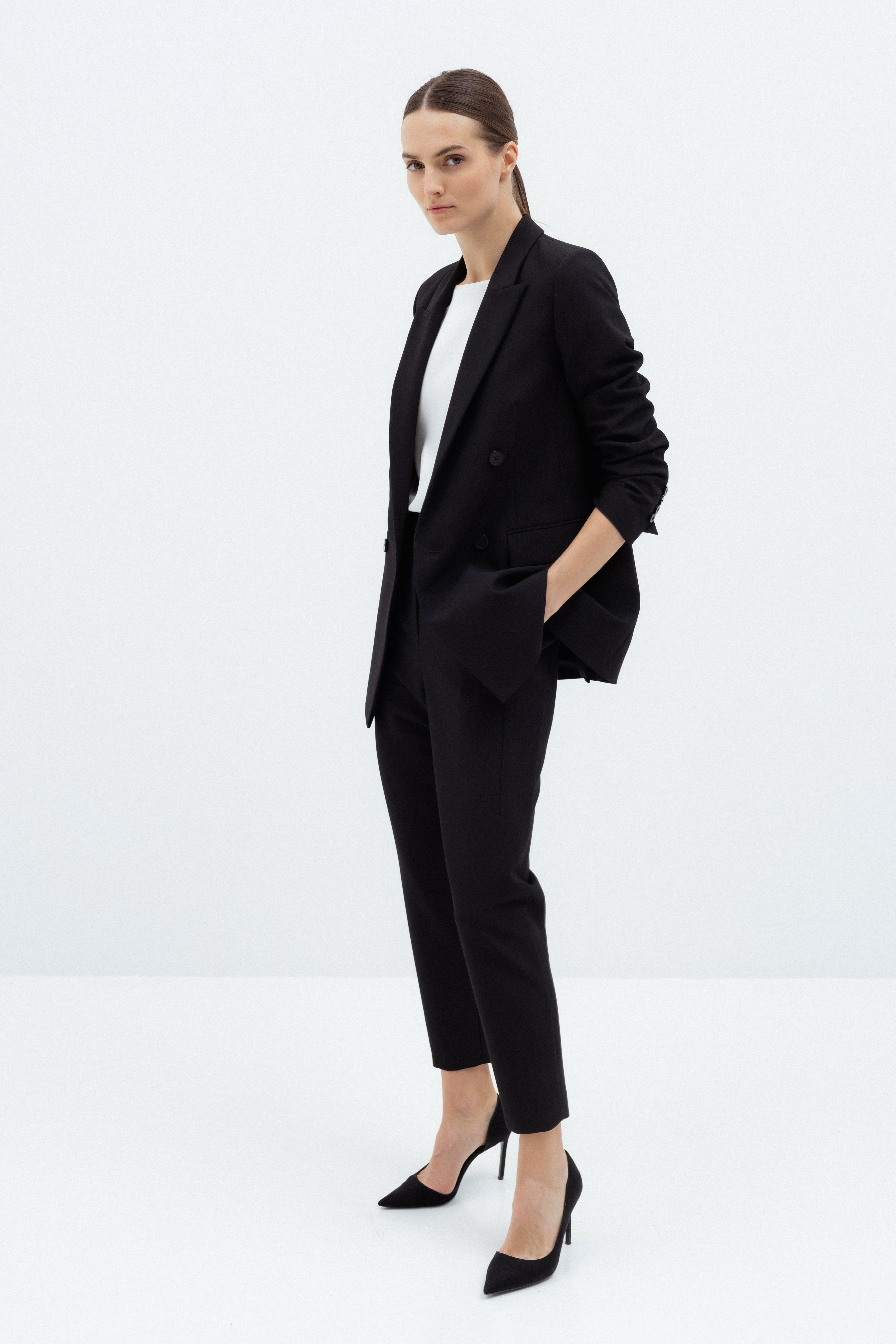 DOUBLE-BREASTED BLACK BLAZER