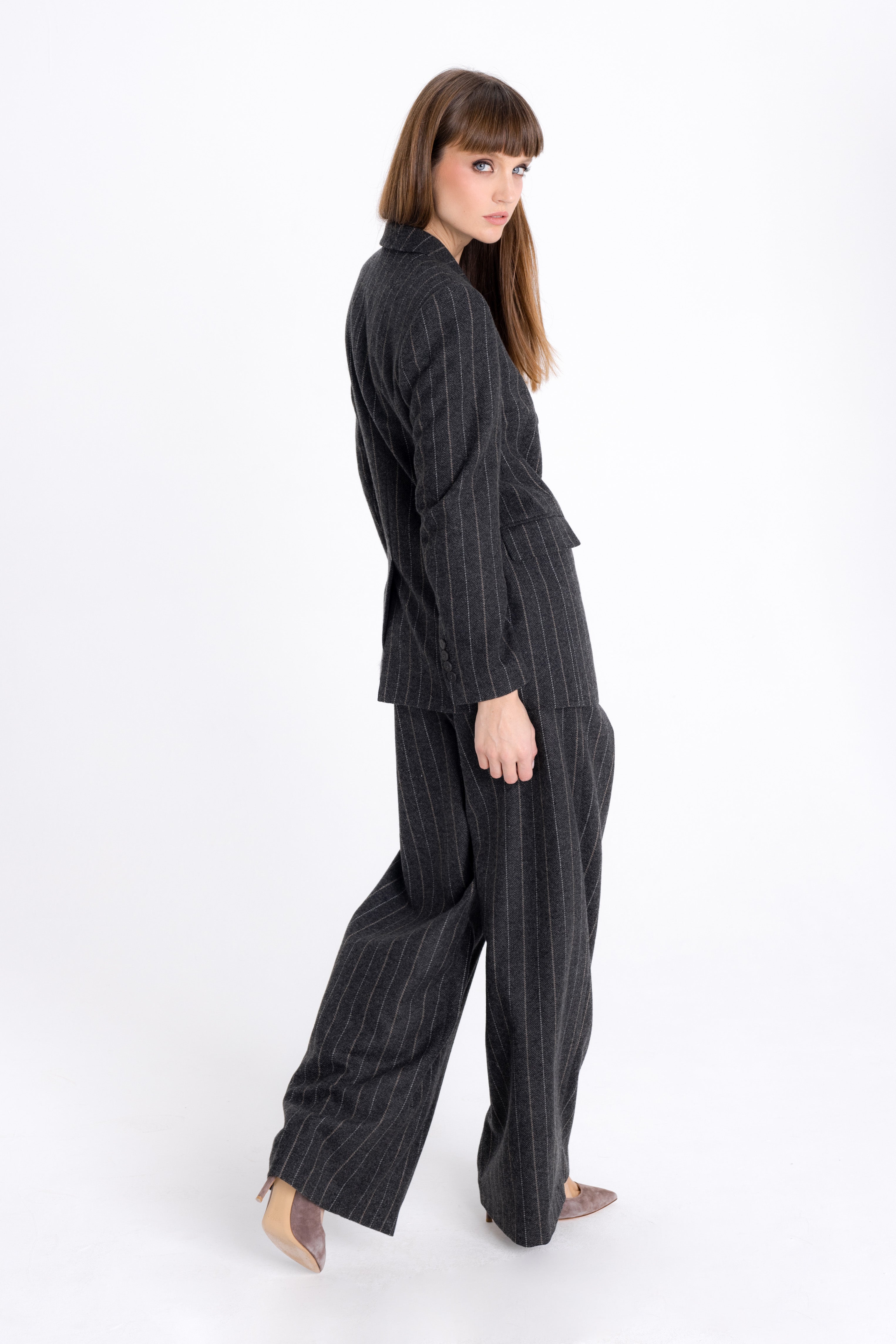 GREY STRIPED DOUBLE-BREASTED BLAZER