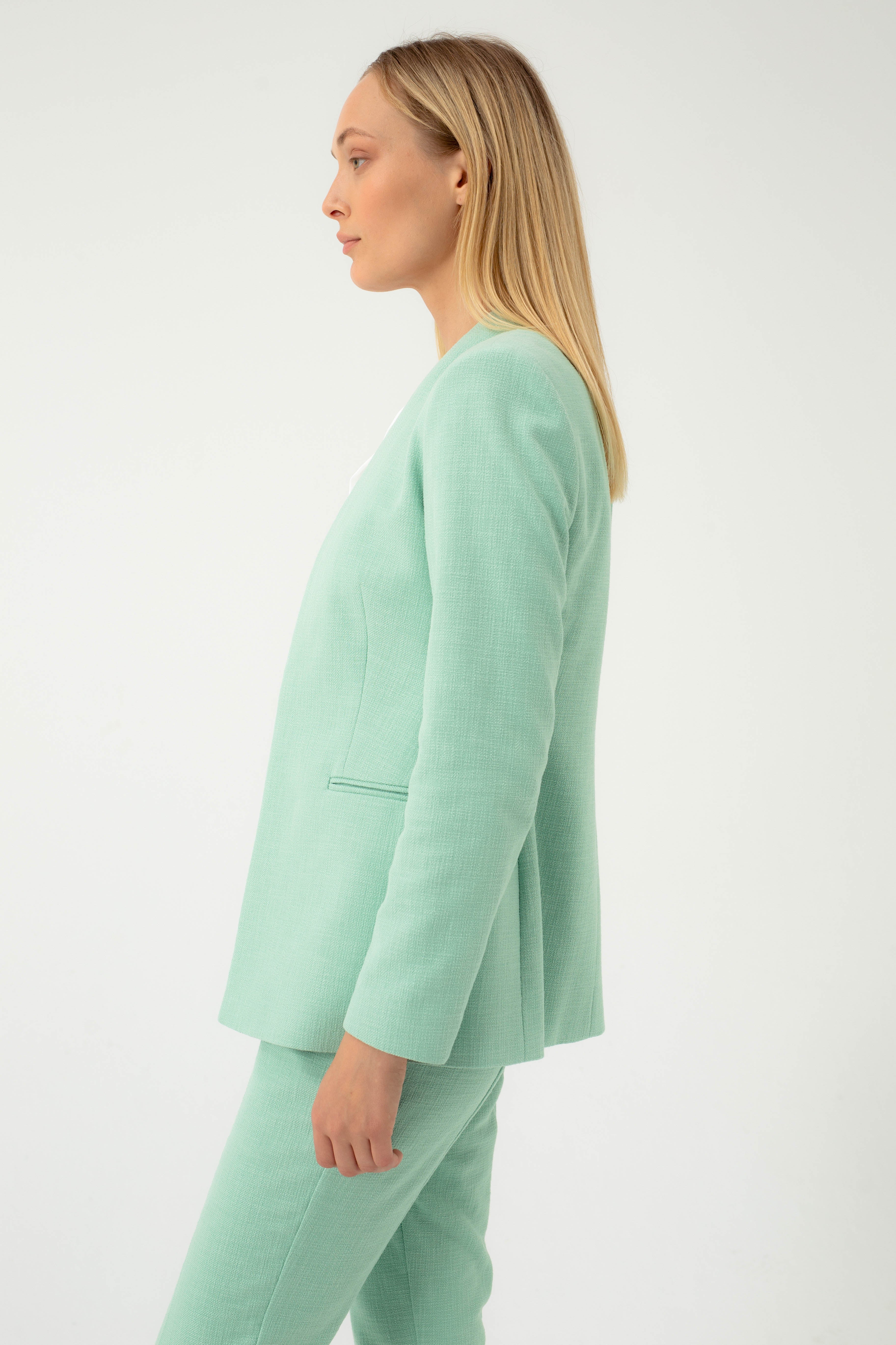 MINT FITTED BLAZER WITHOUT COLLAR