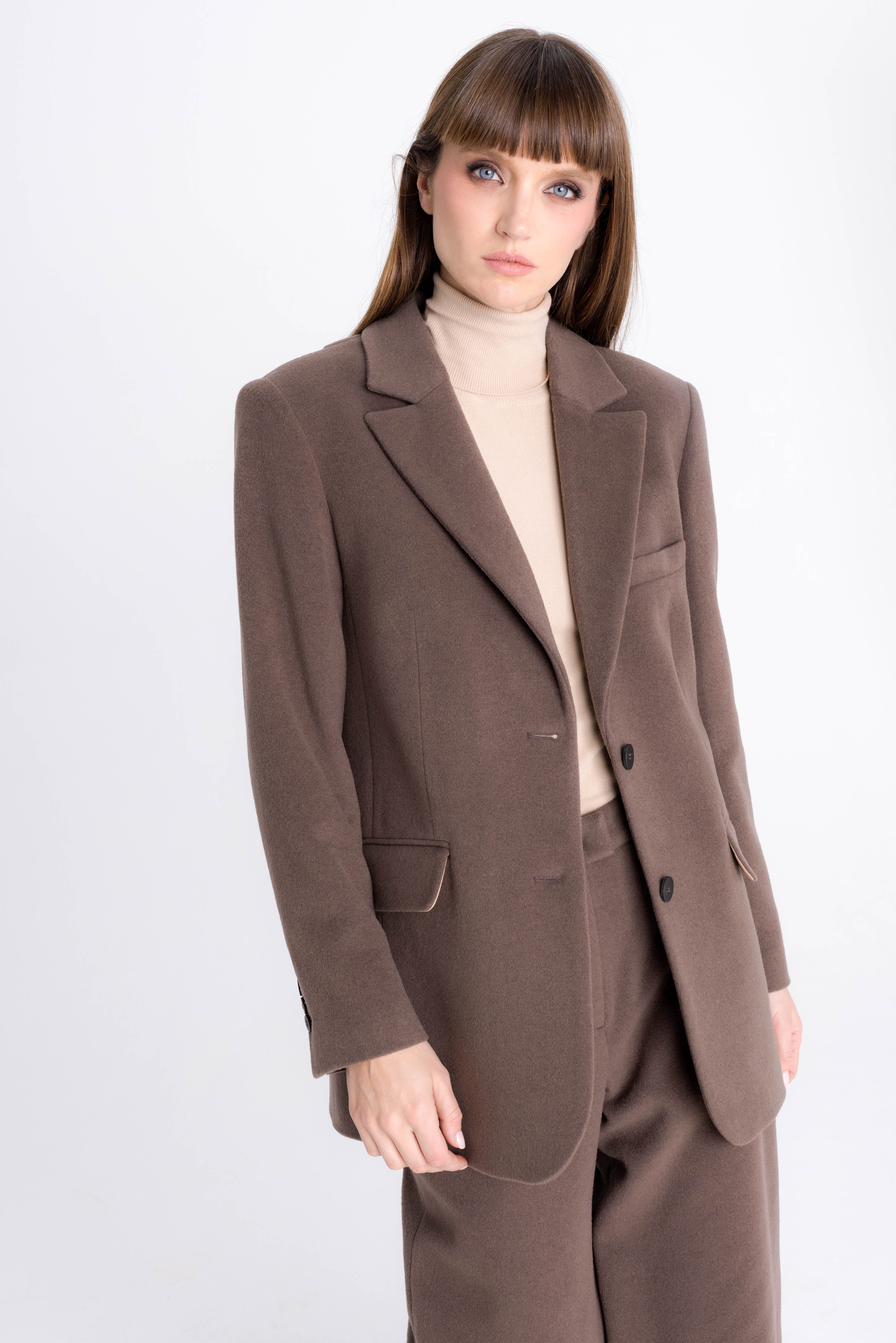 SINGLE-BREASTED COCOA BLAZER WITH DIAGONAL SPLIT