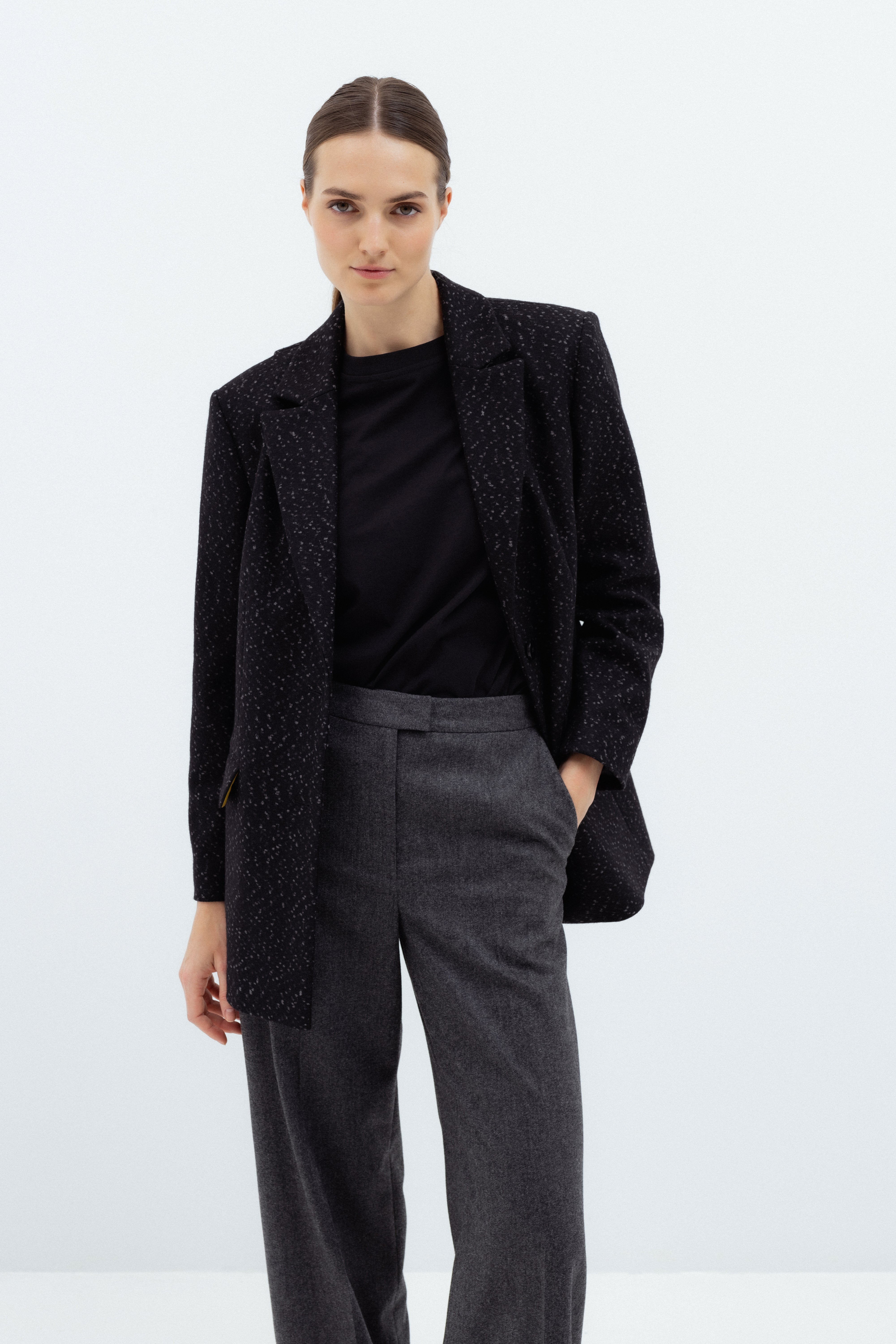 SINGLE-BREASTED BLAZER WITH DIAGONAL SPLIT