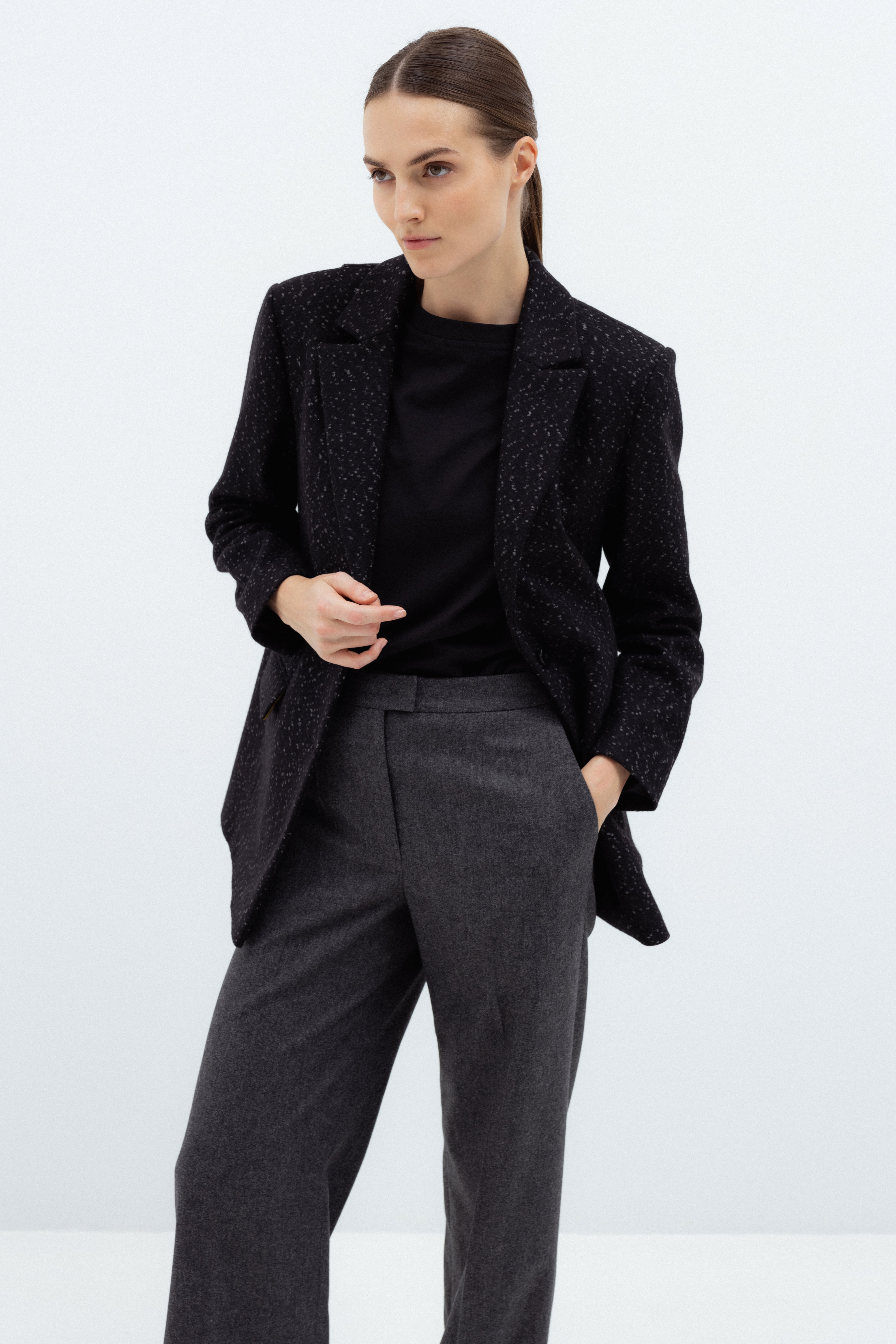 SINGLE-BREASTED BLAZER WITH DIAGONAL SPLIT