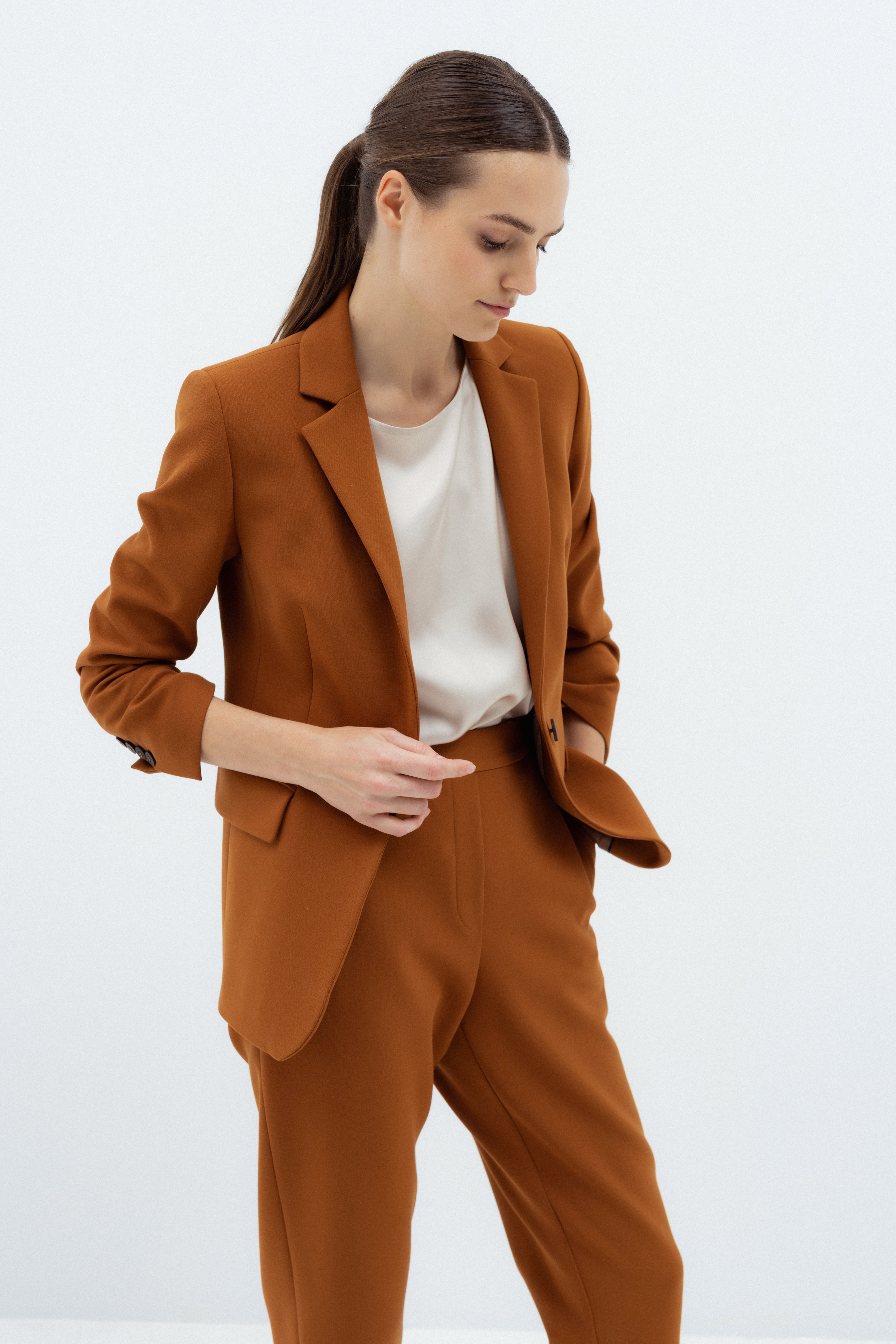 SINGLE-BREASTED CHESTNUT BLAZER