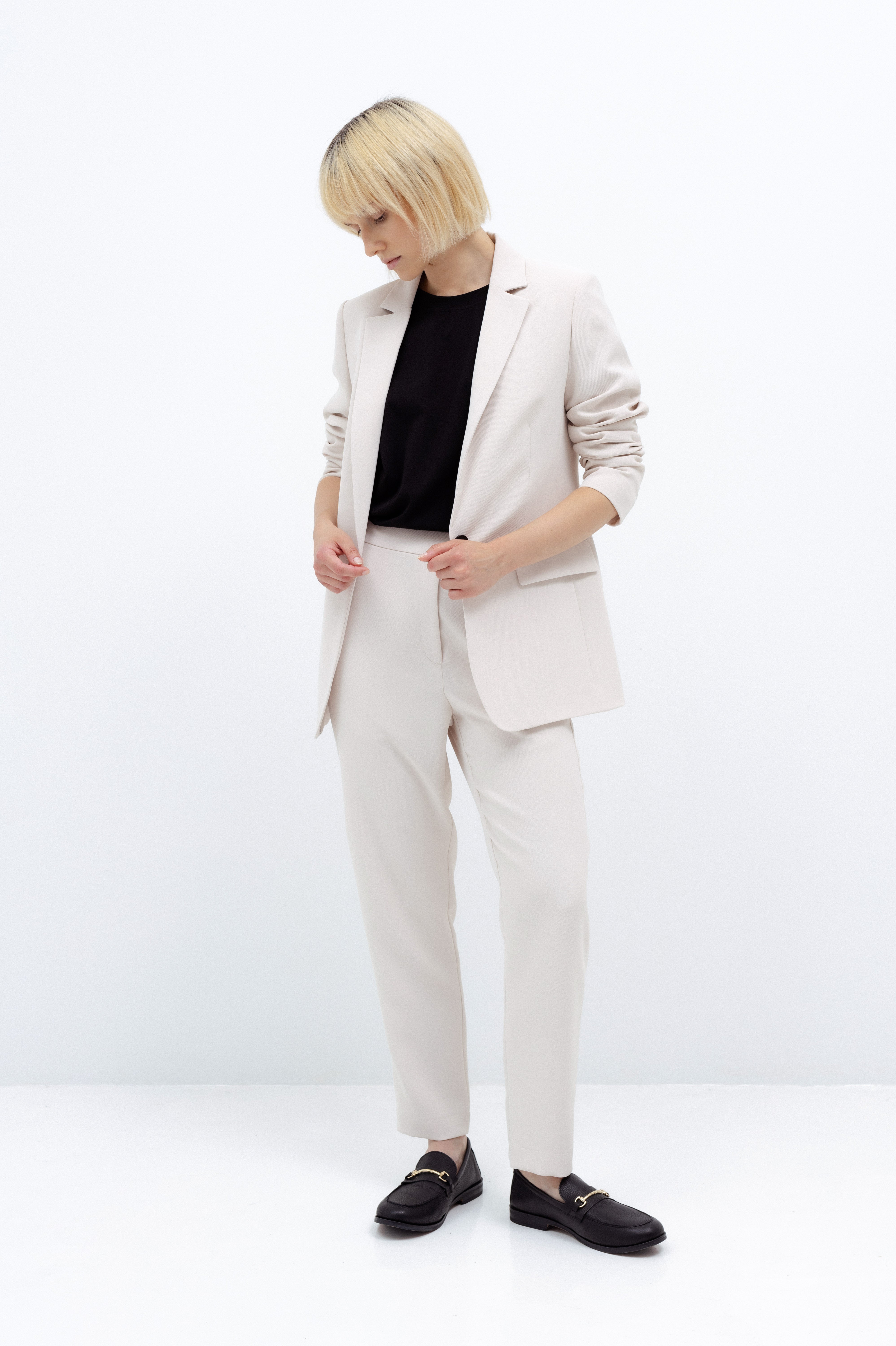 SINGLE-BREASTED SLIM FIT MILK BLAZER