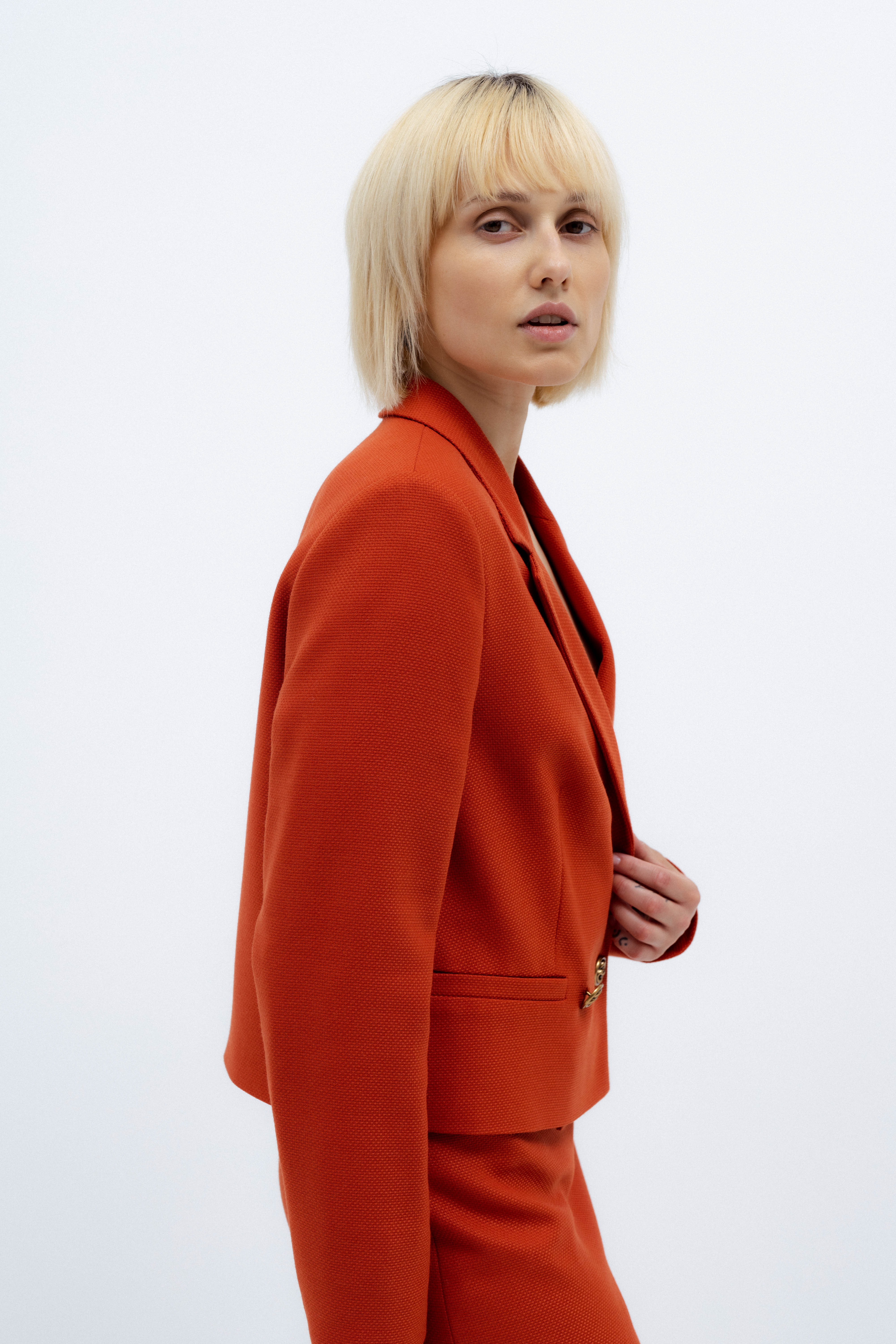 SHORT DOUBLE-BREASTED RUST BLAZER