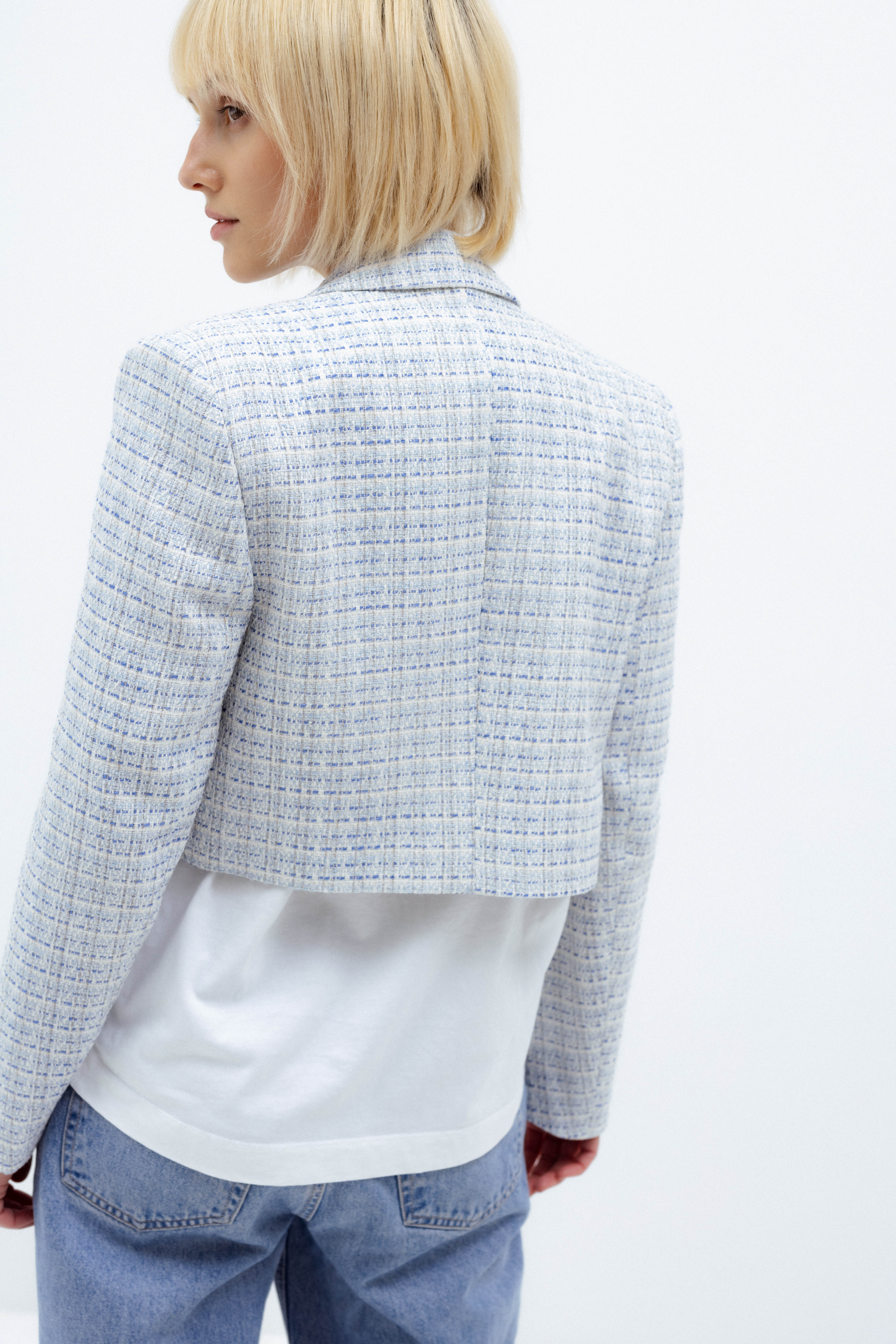 SHORT LIGHT BLUE OPEN-FRONT BLAZER