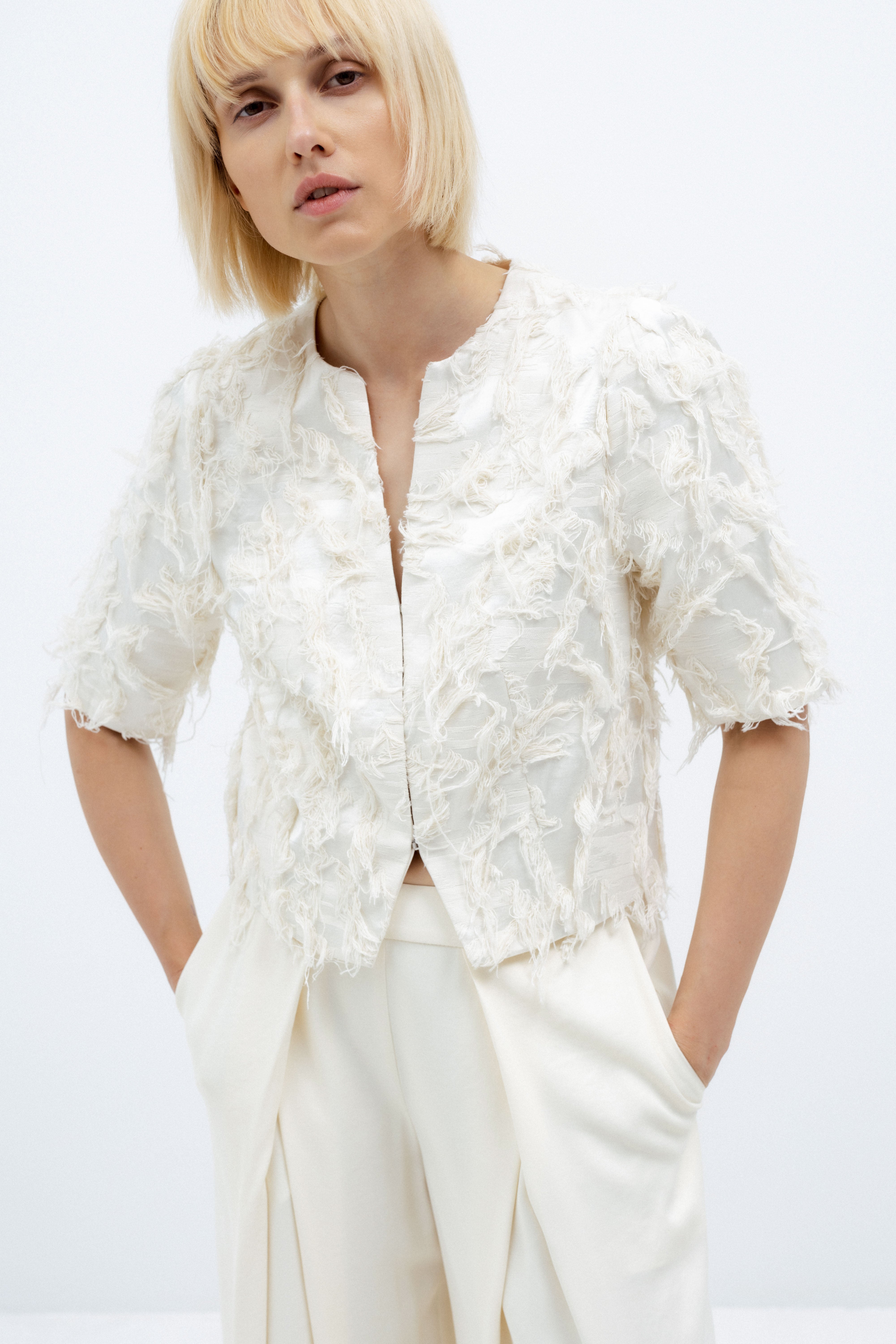 FRAYED JACQUARD CROPPED BLAZER