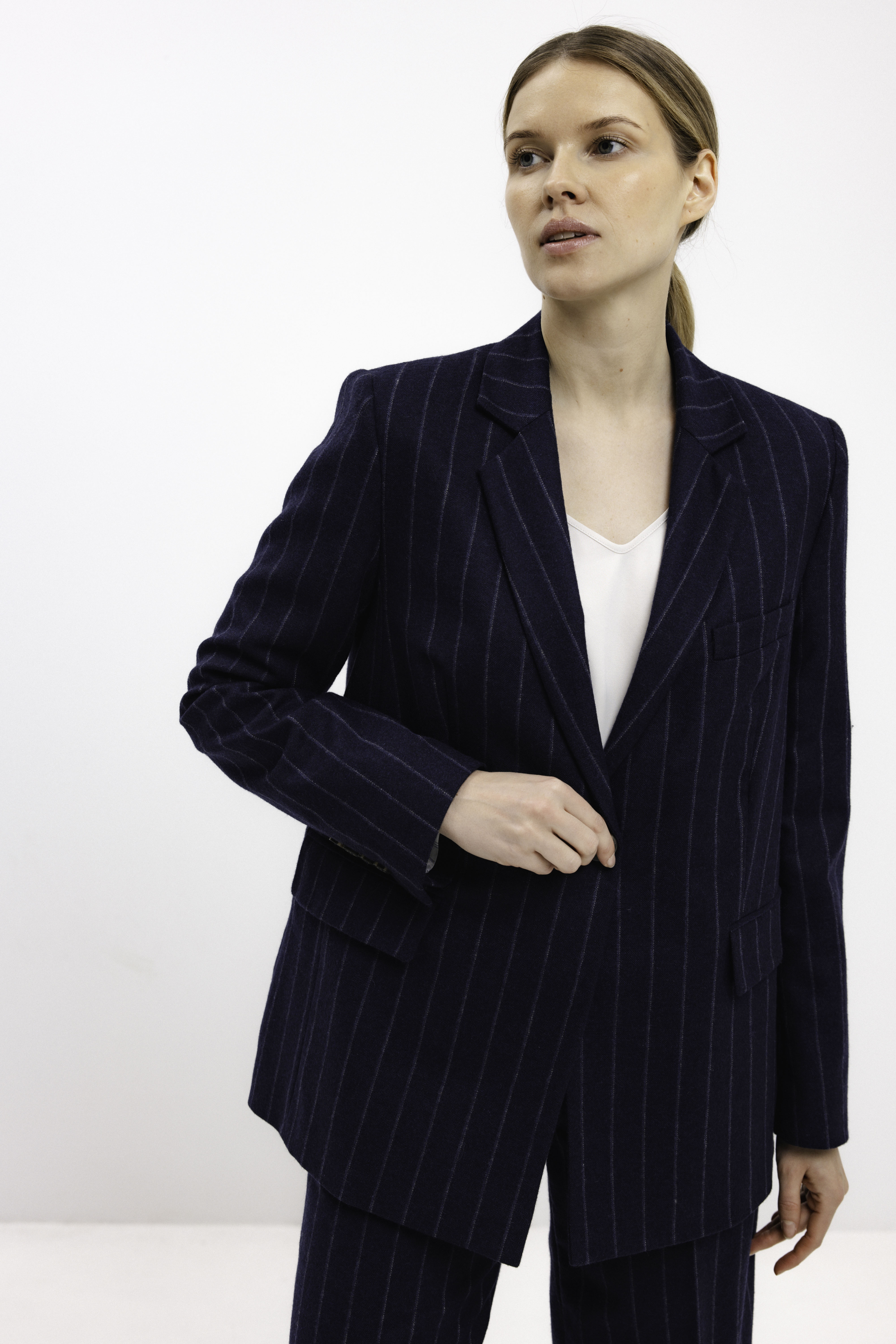NAVY WOOL PINSTRIPE BLAZER