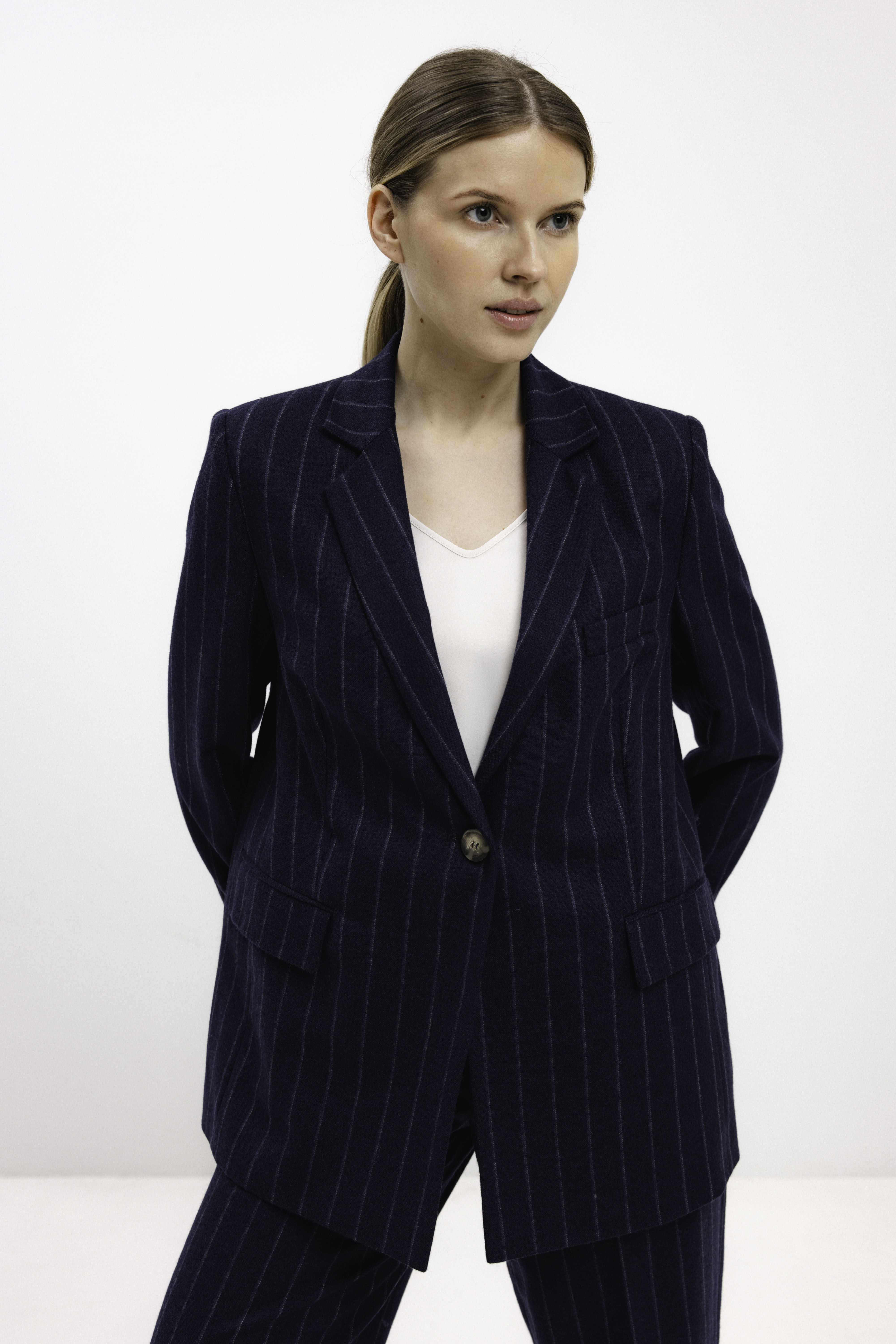 NAVY WOOL PINSTRIPE BLAZER