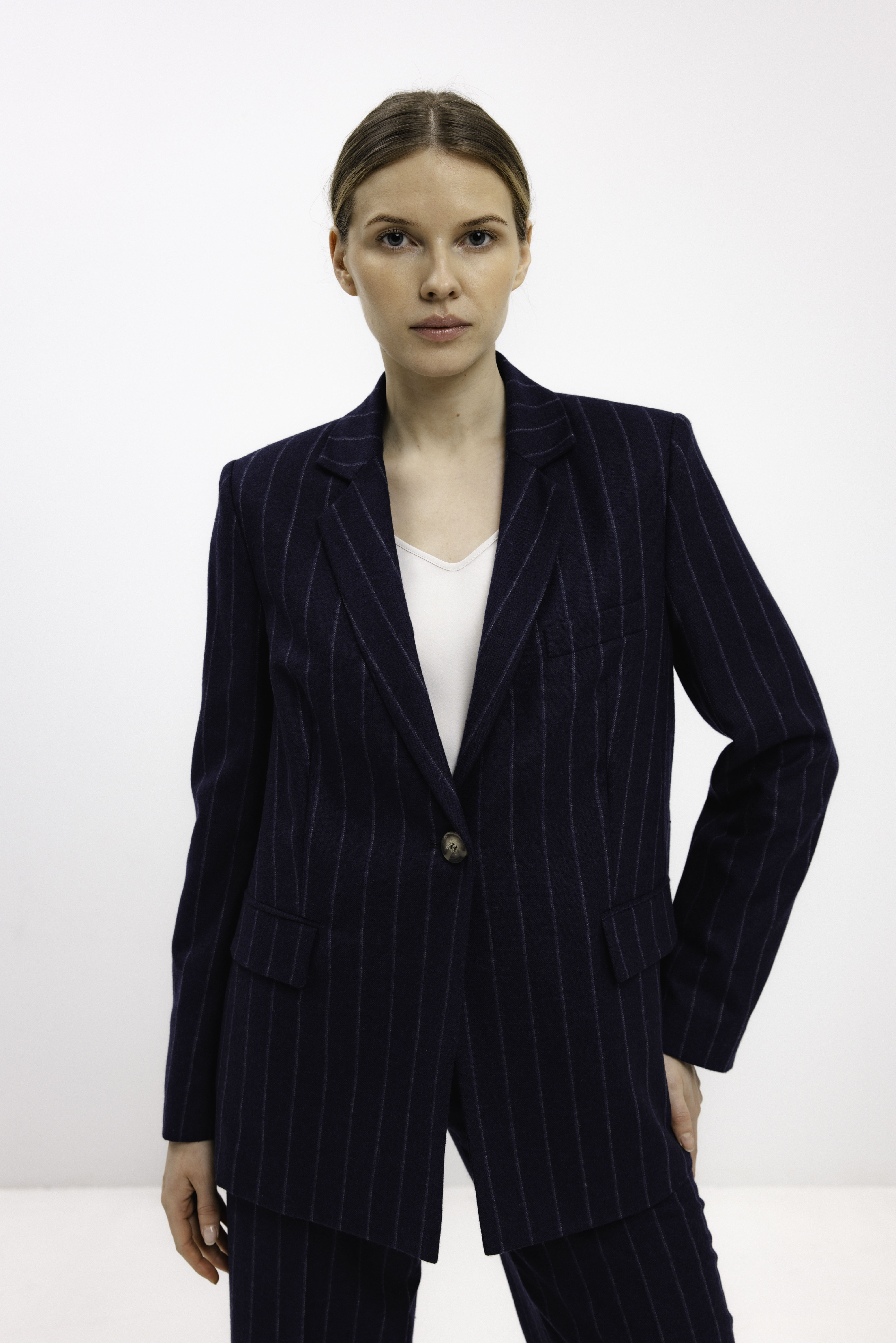 NAVY WOOL PINSTRIPE BLAZER